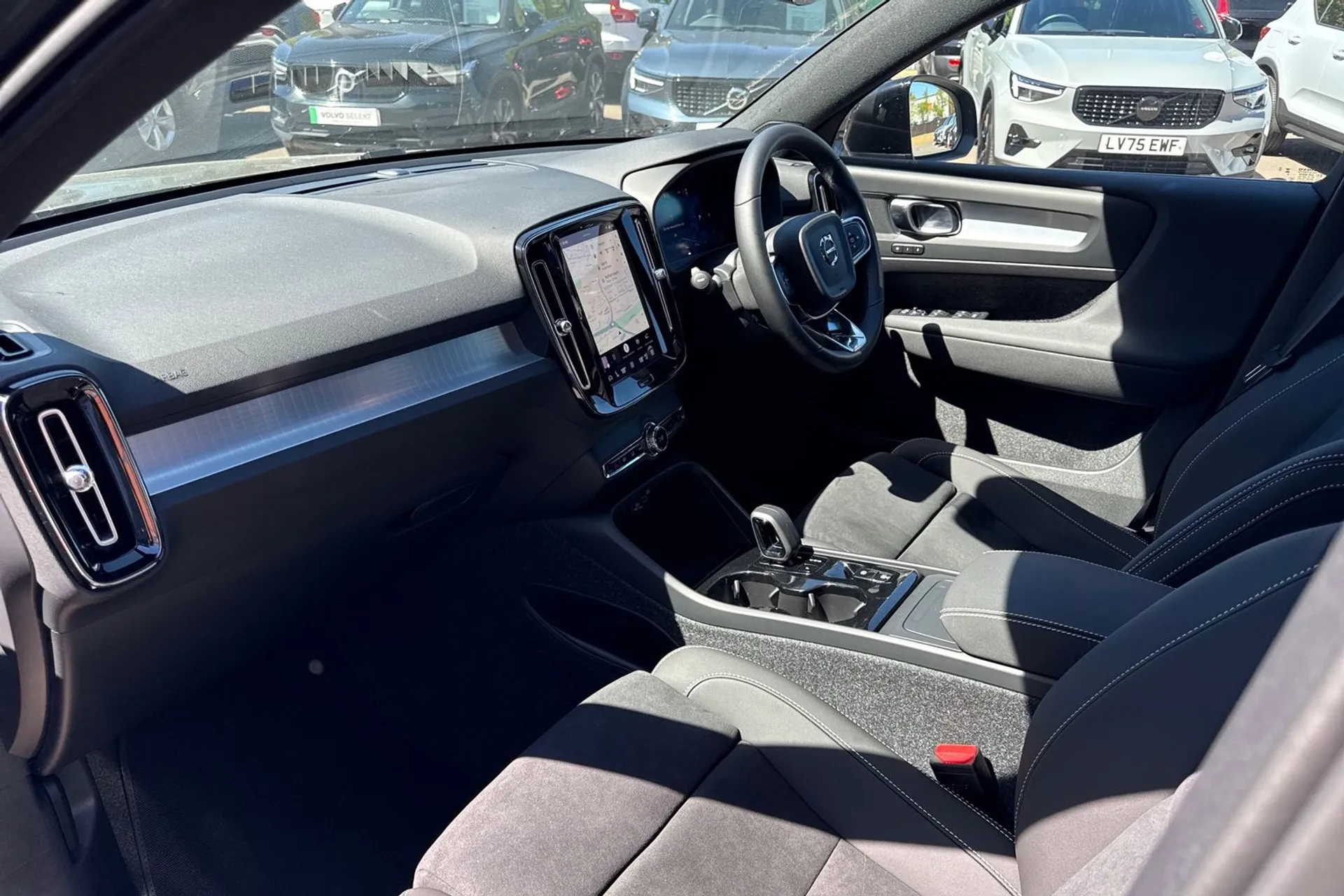 Volvo XC40 thumbnail image number 27