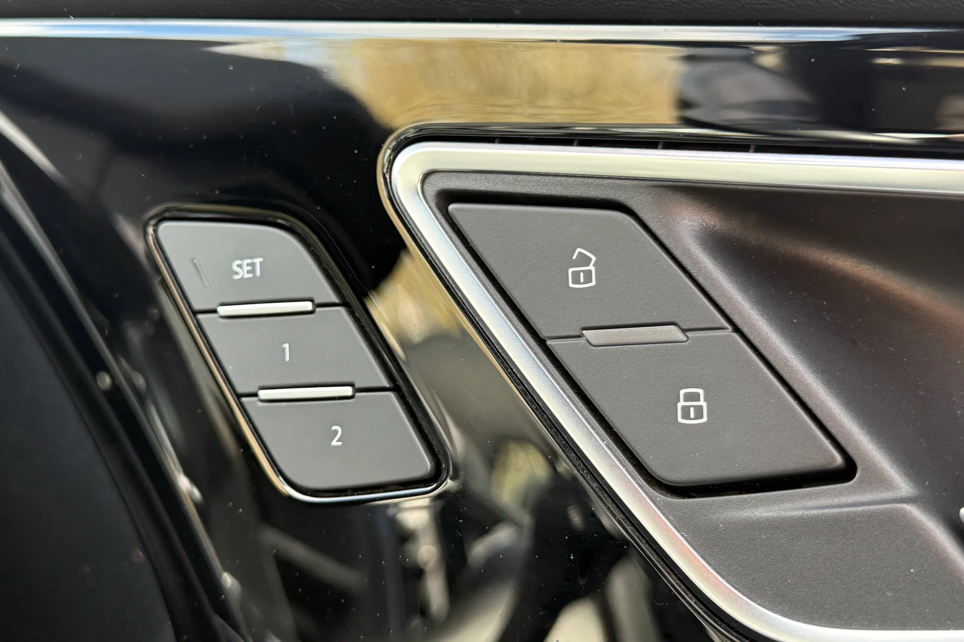 Audi Q4 thumbnail image number 21