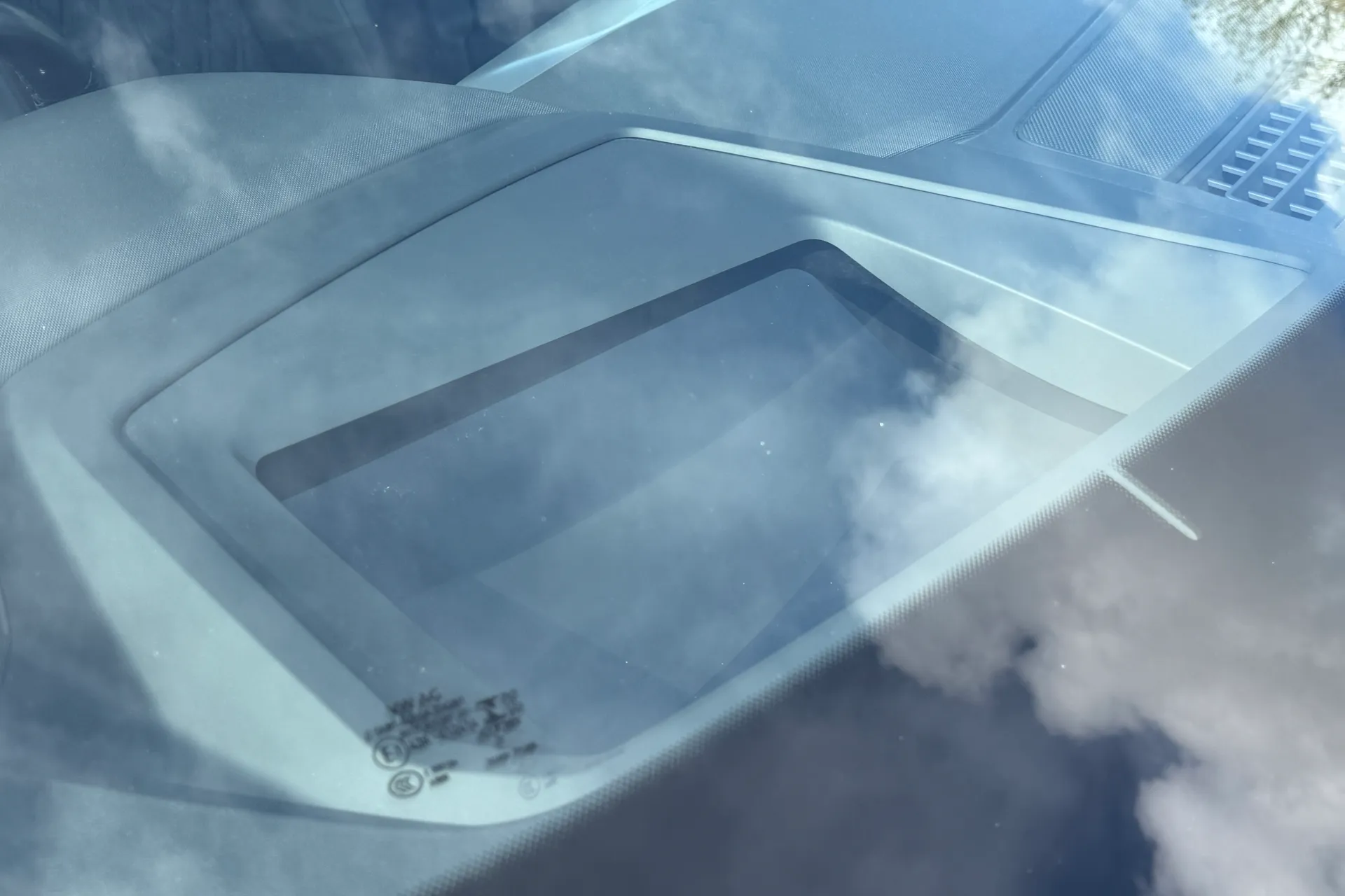 Audi Q4 thumbnail image number 11