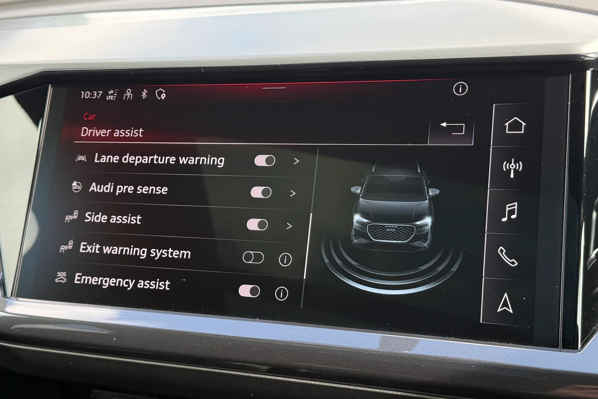 Audi Q4 thumbnail image number 14