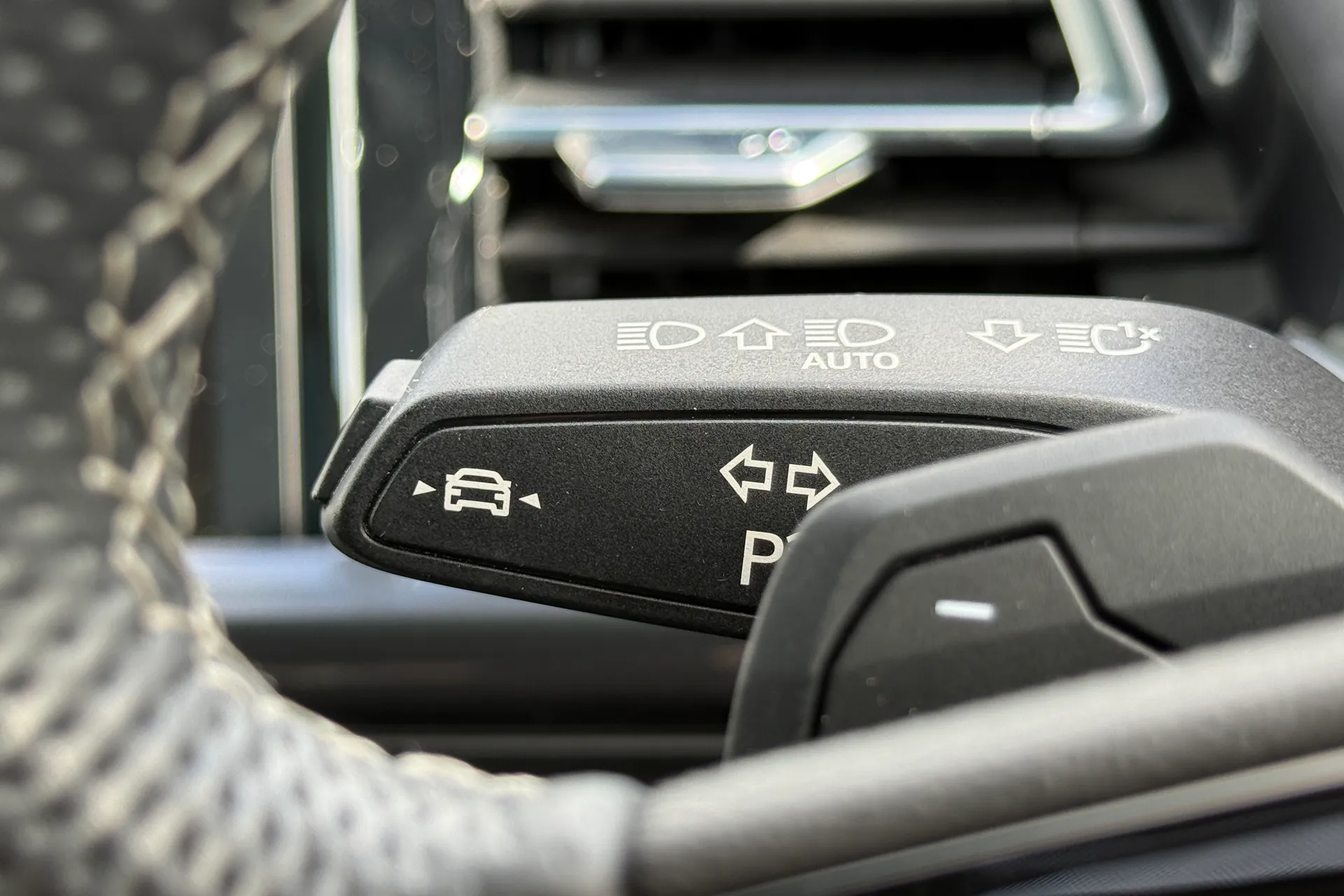 Audi Q4 thumbnail image number 24