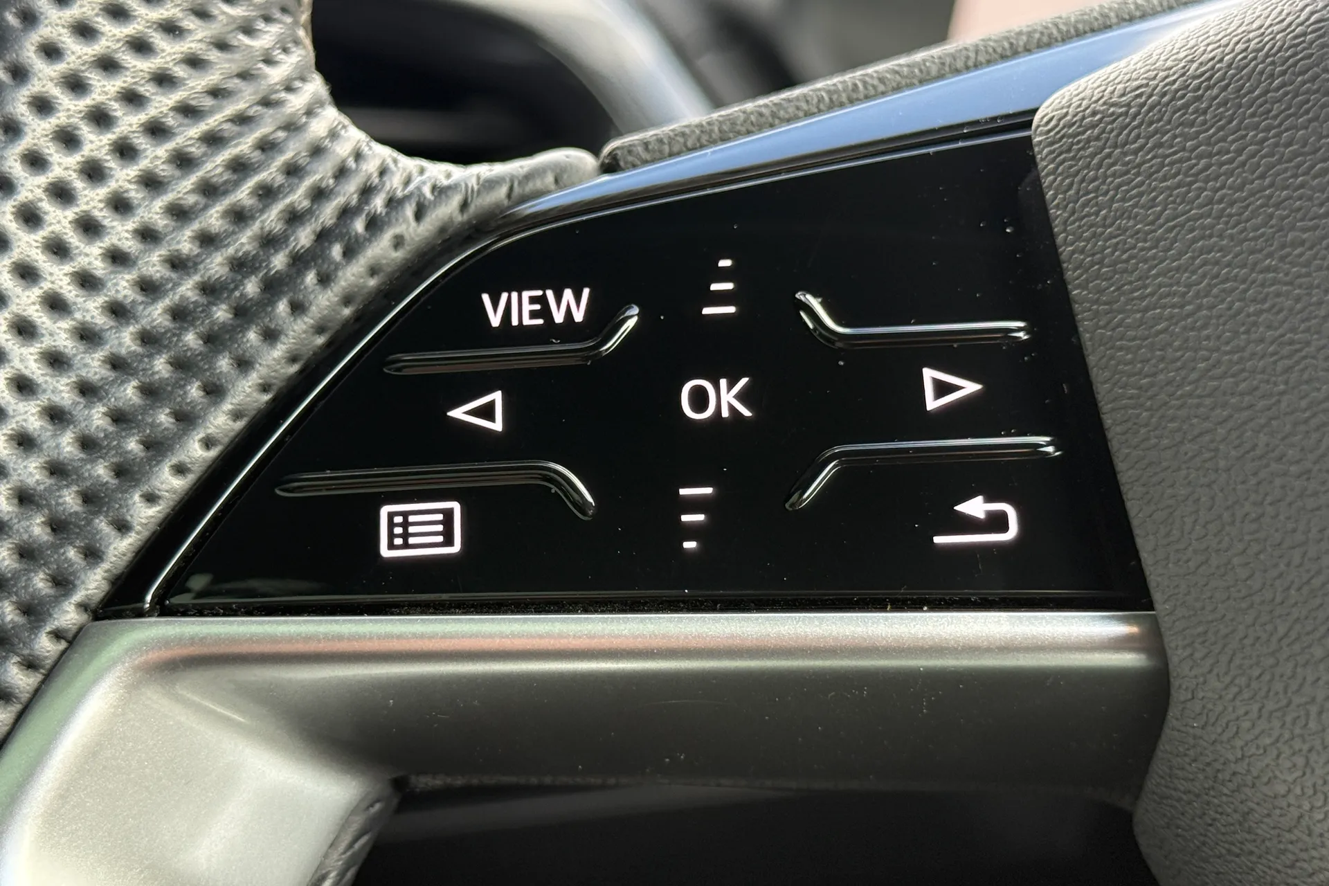 Audi Q4 thumbnail image number 27