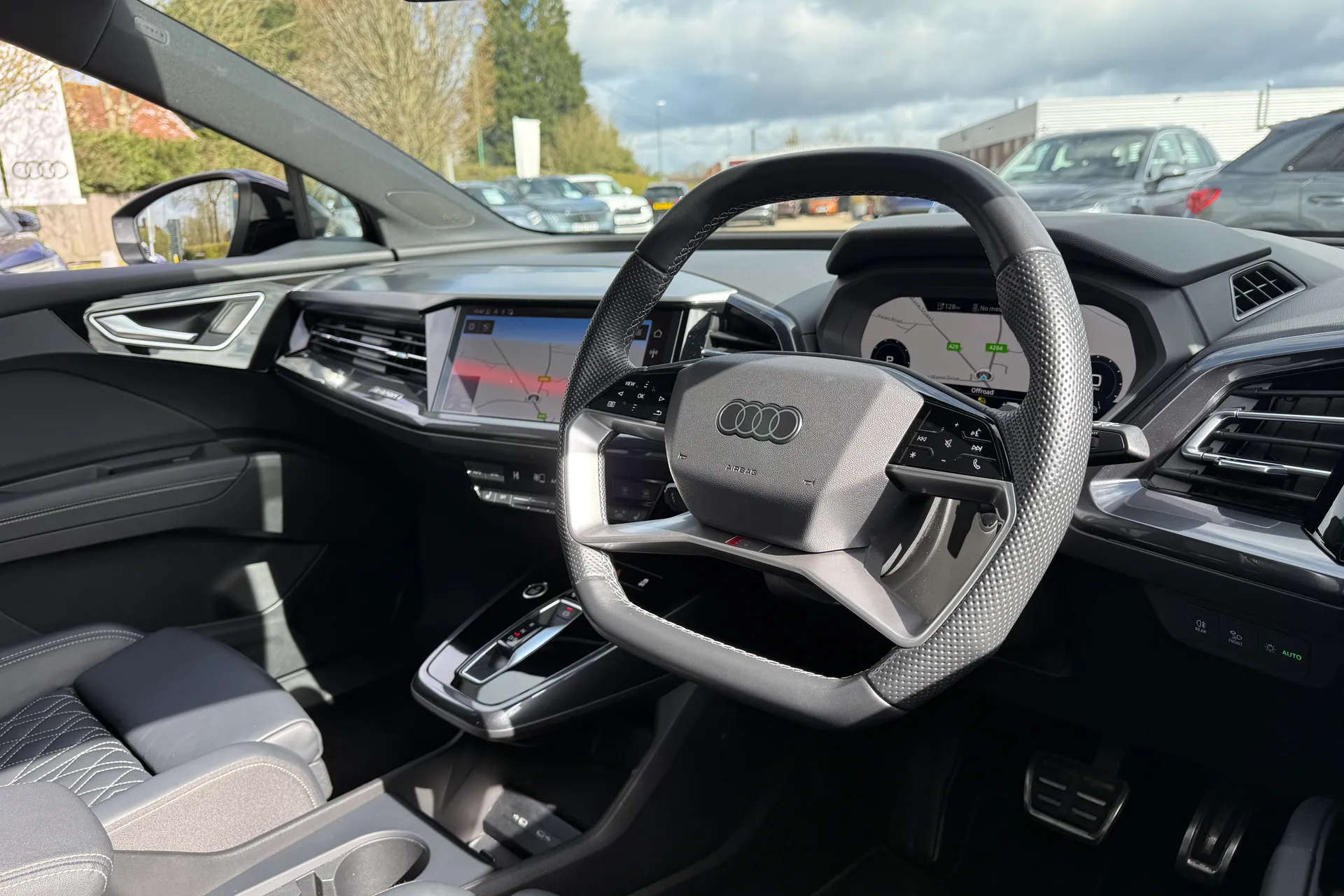 Audi Q4 thumbnail image number 34