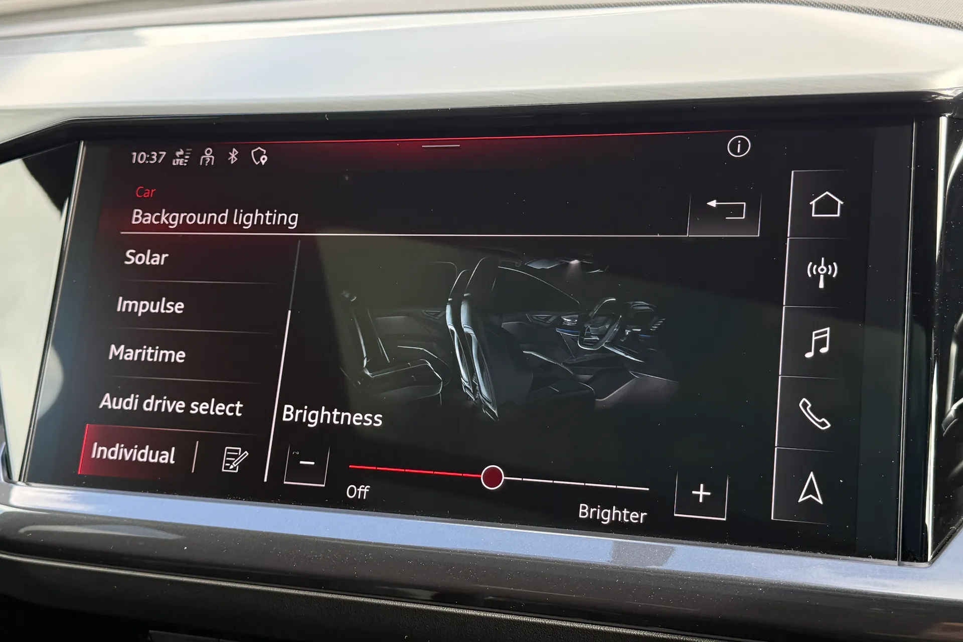 Audi Q4 thumbnail image number 15