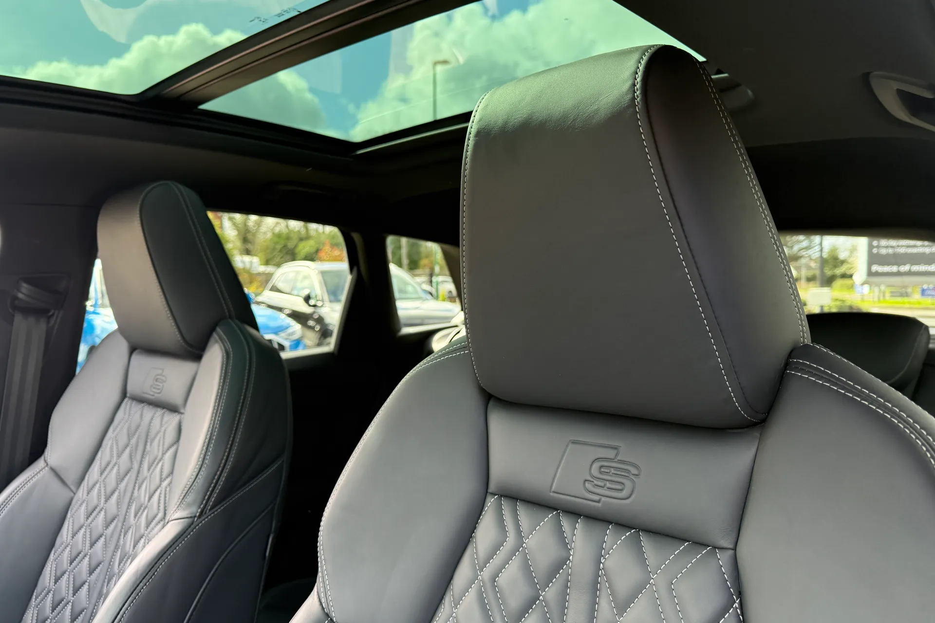 Audi Q4 thumbnail image number 37