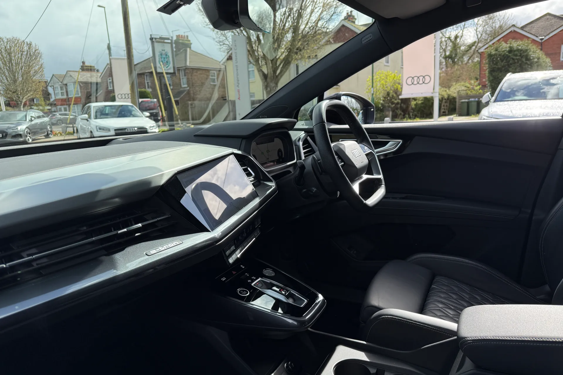 Audi Q4 thumbnail image number 35