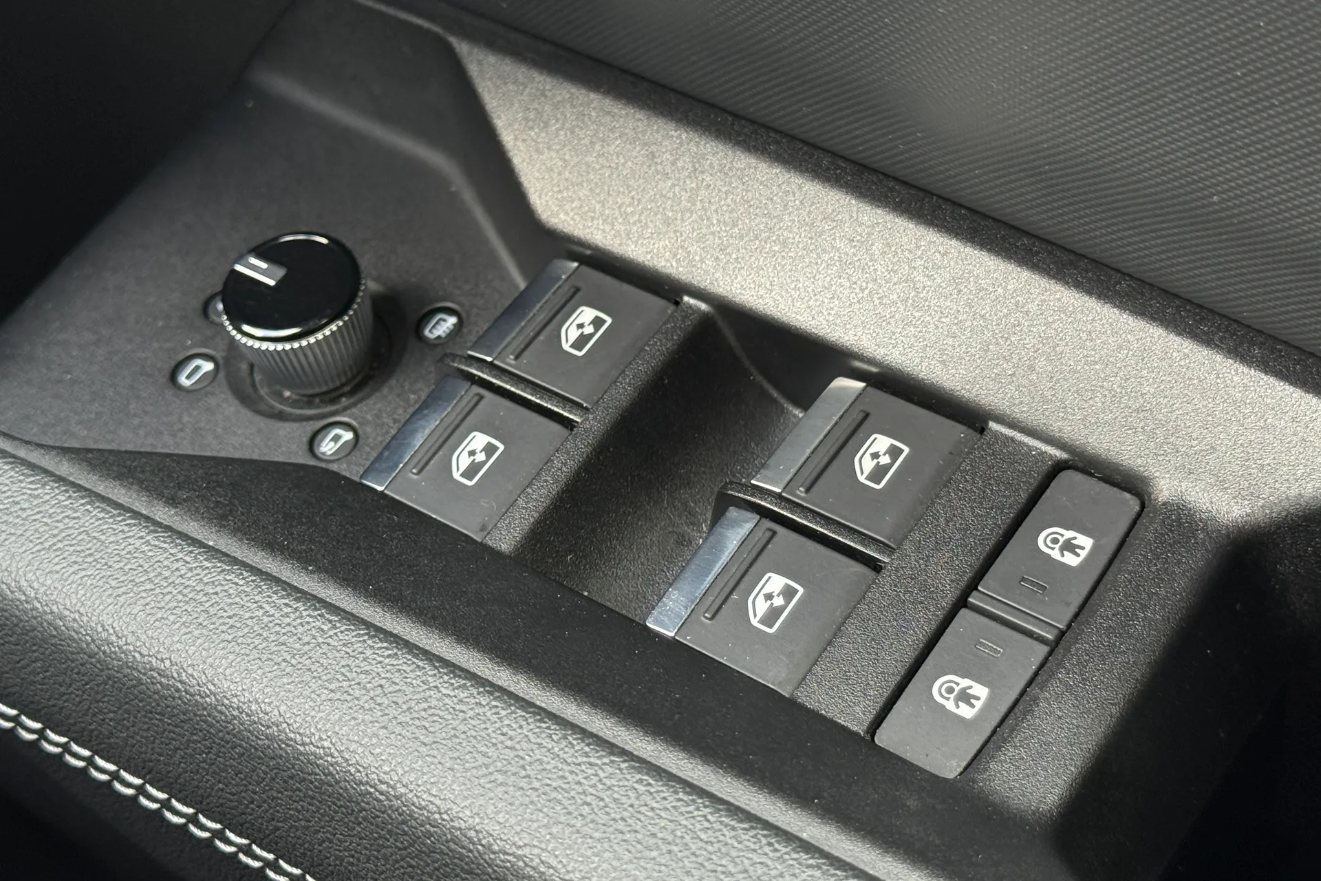 Audi Q4 thumbnail image number 25