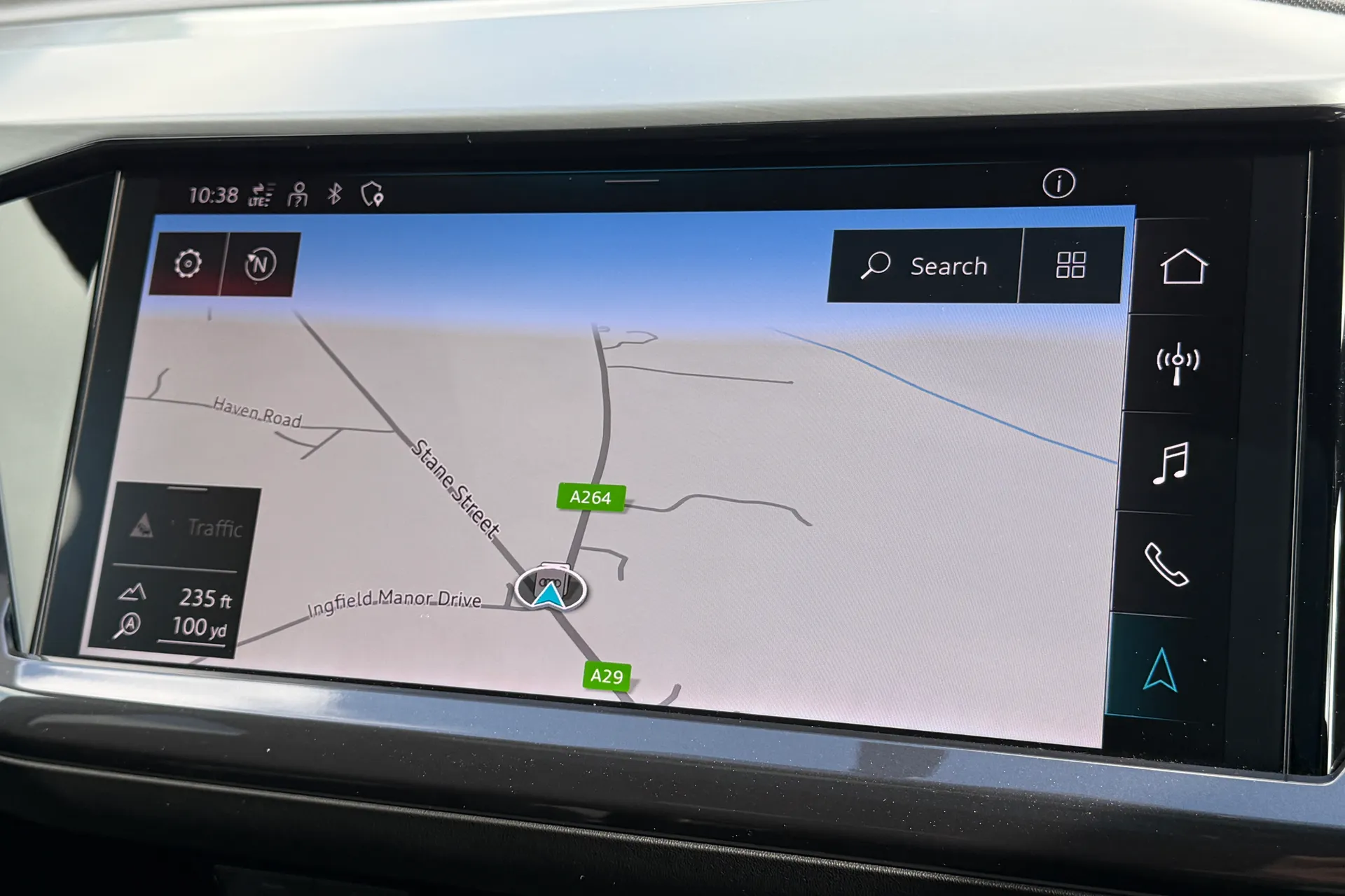 Audi Q4 thumbnail image number 6