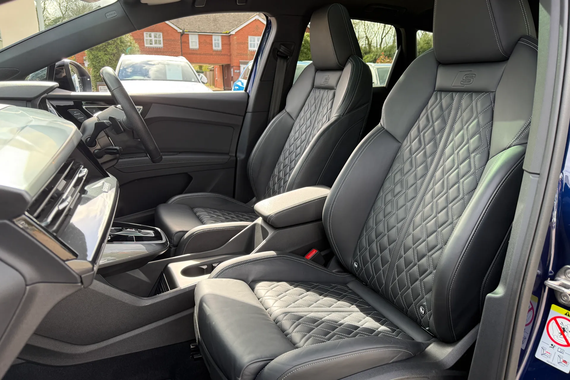 Audi Q4 thumbnail image number 36