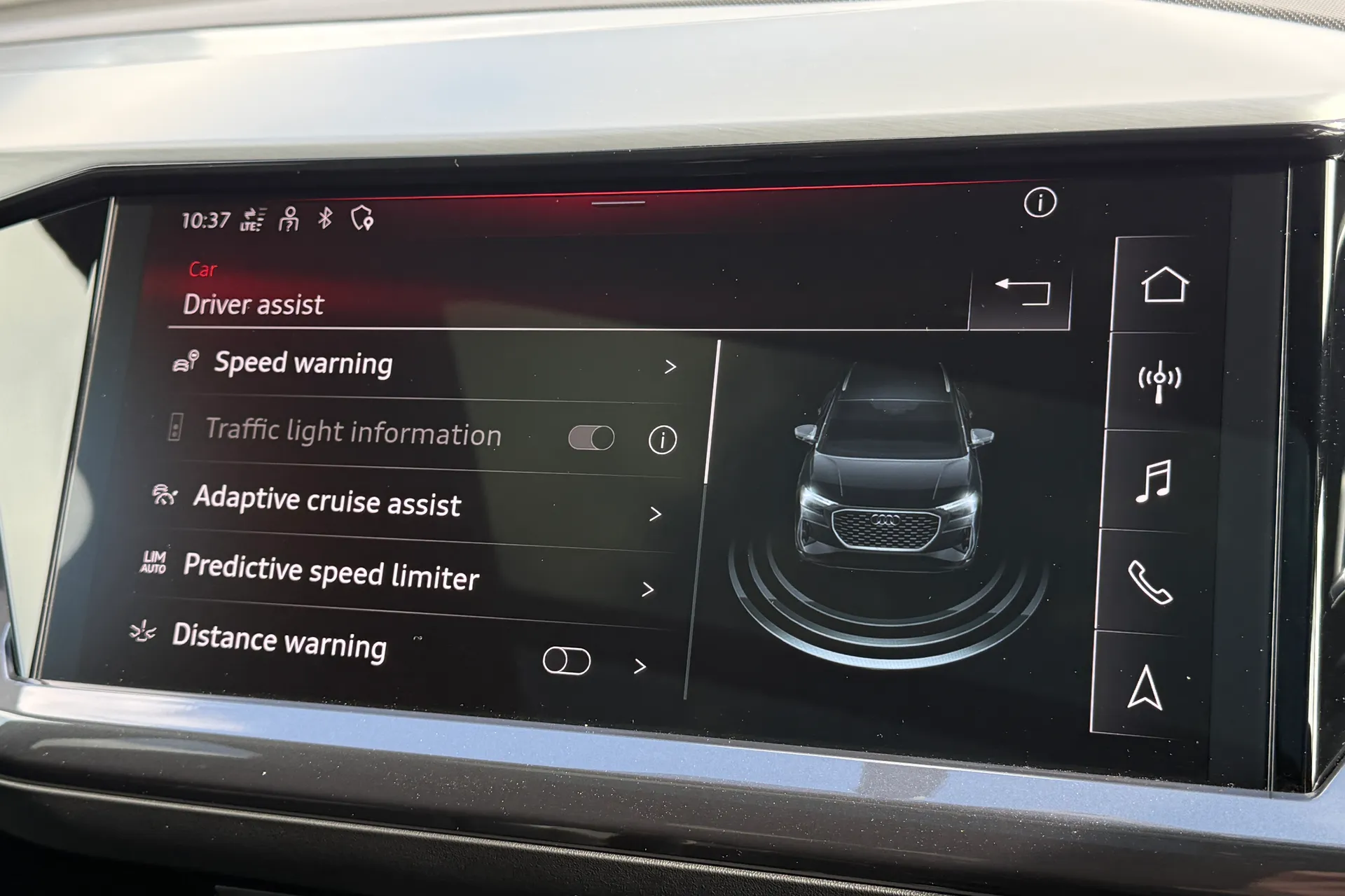 Audi Q4 thumbnail image number 13