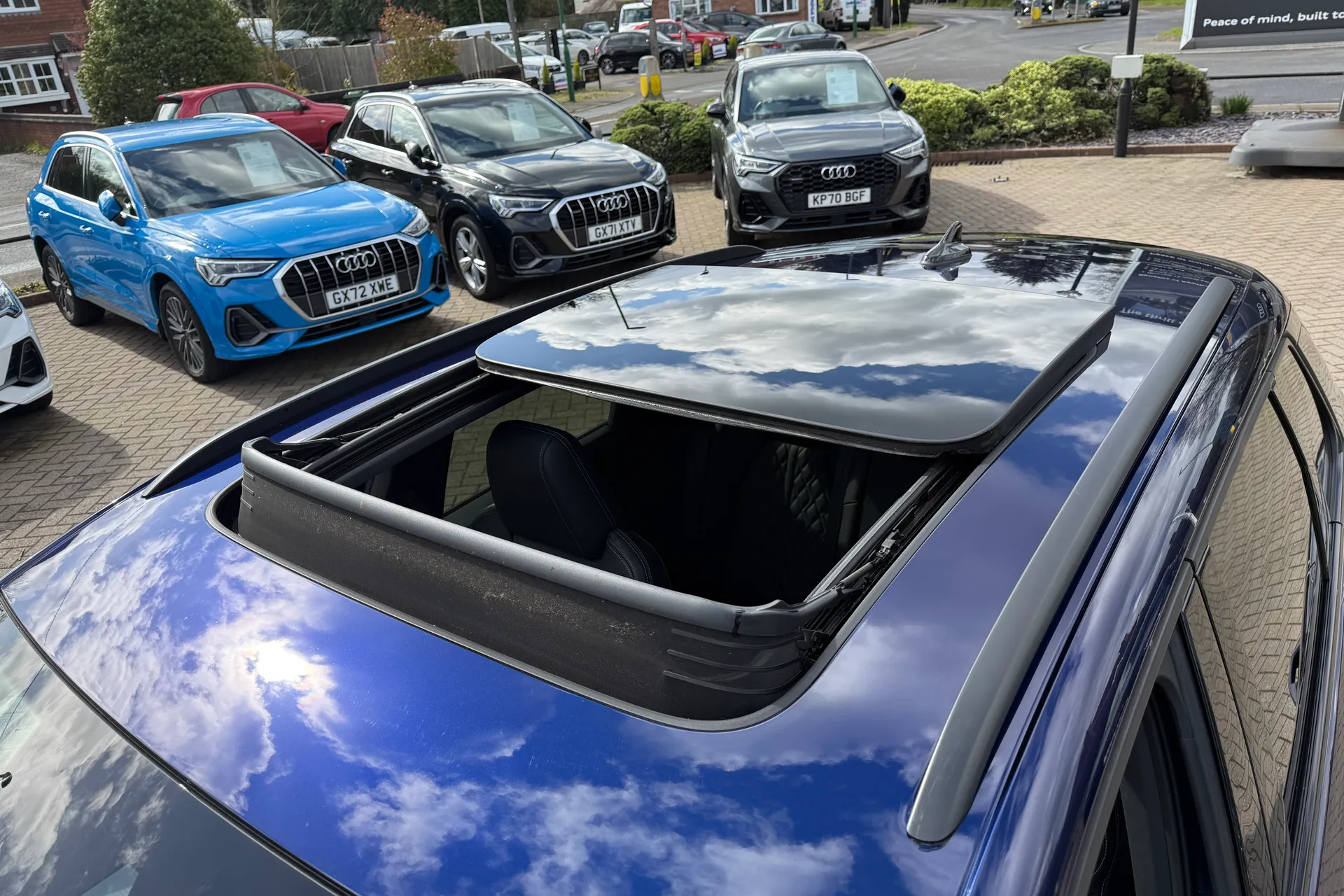 Audi Q4 thumbnail image number 10