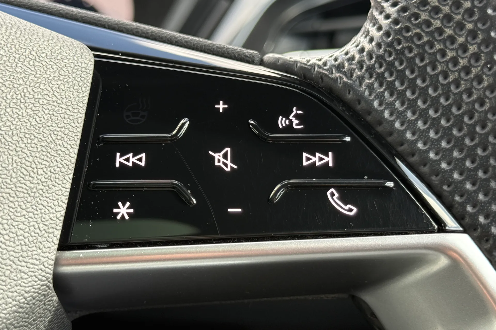 Audi Q4 thumbnail image number 28