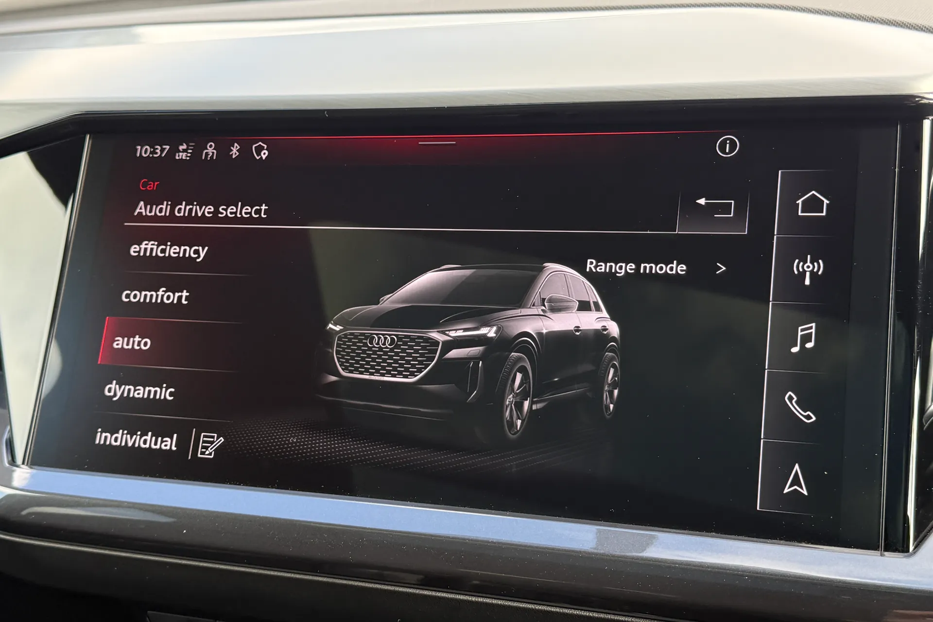 Audi Q4 thumbnail image number 12