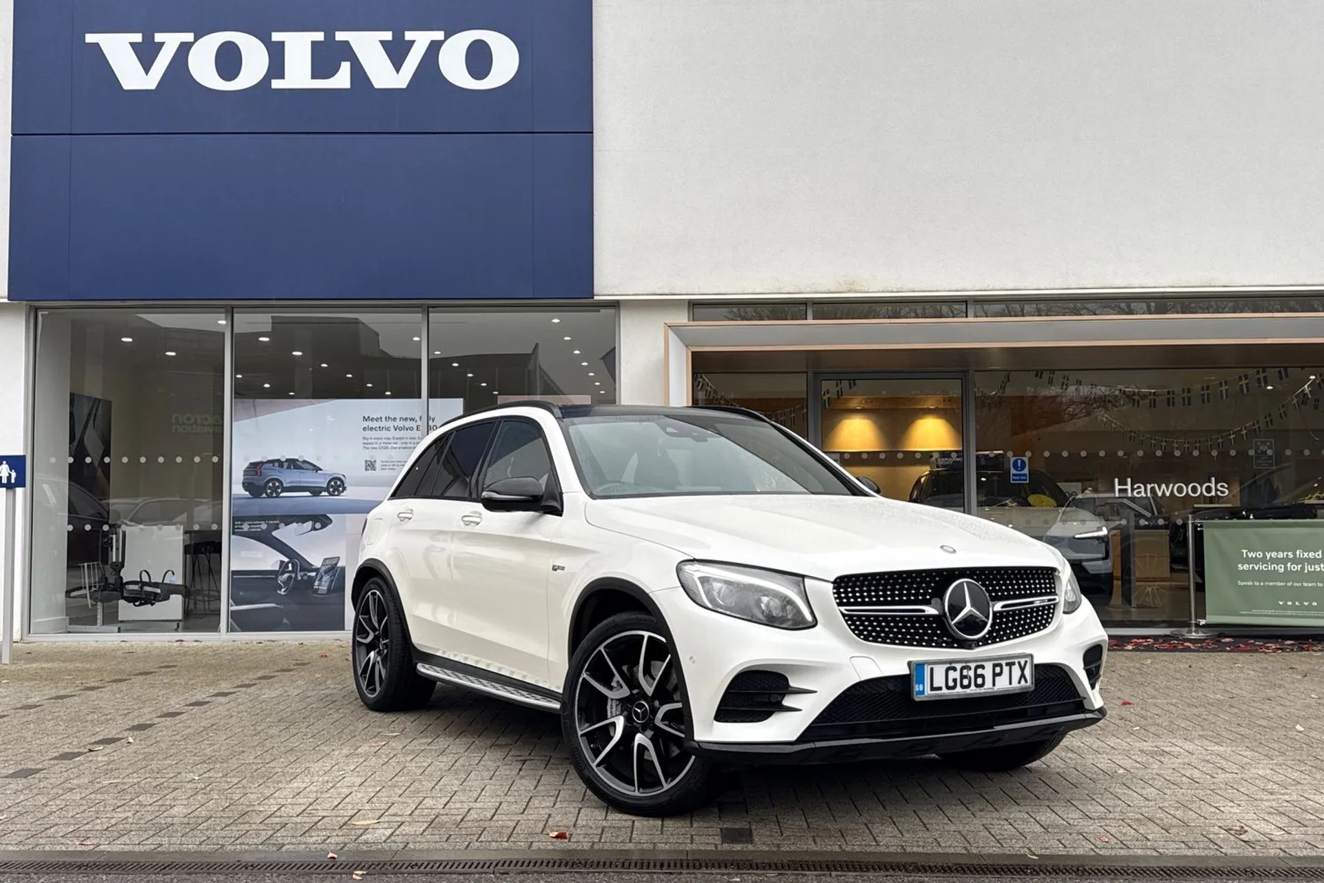 MERCEDES-BENZ GLC focused image