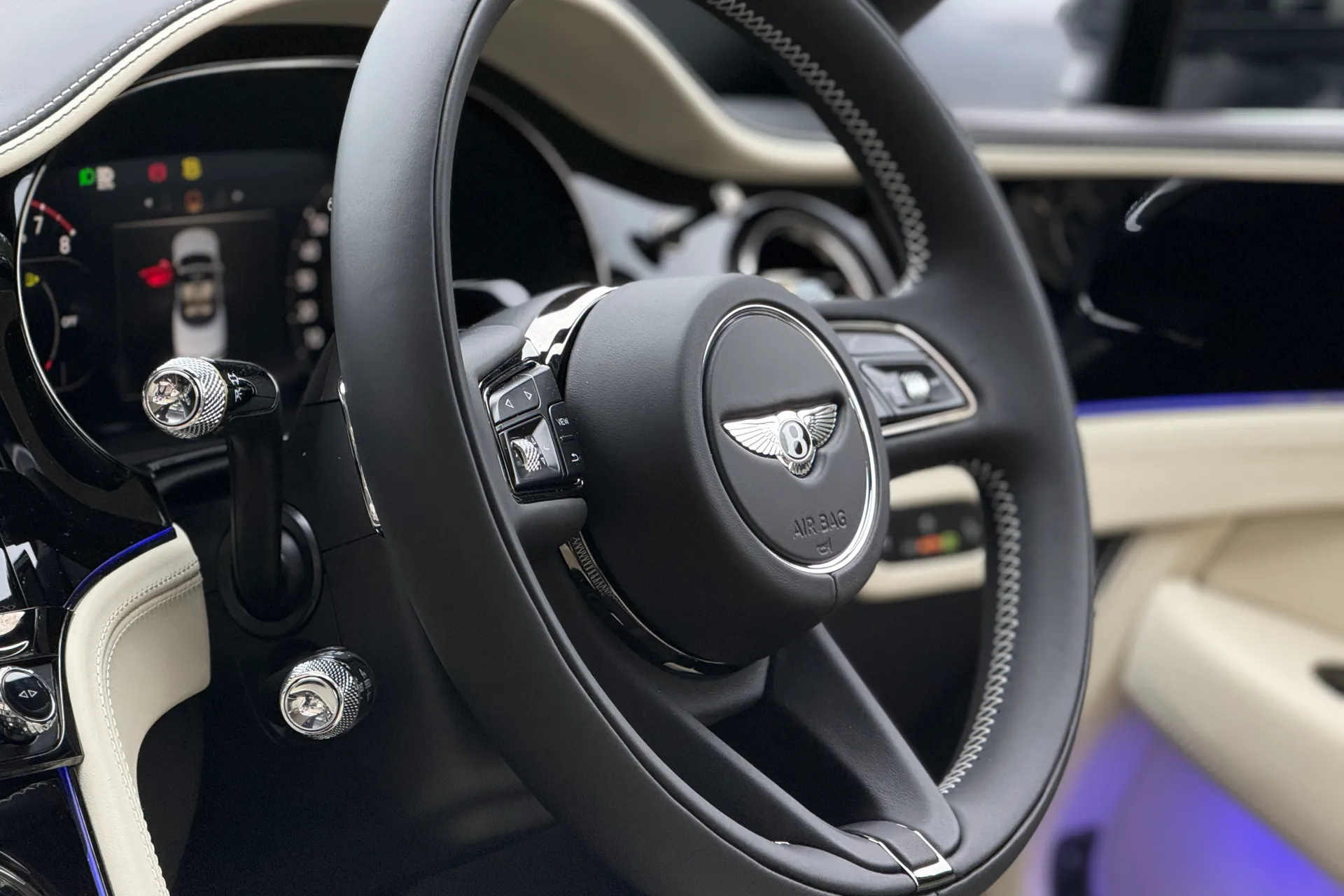 Bentley CONTINENTAL GTC thumbnail image number 34