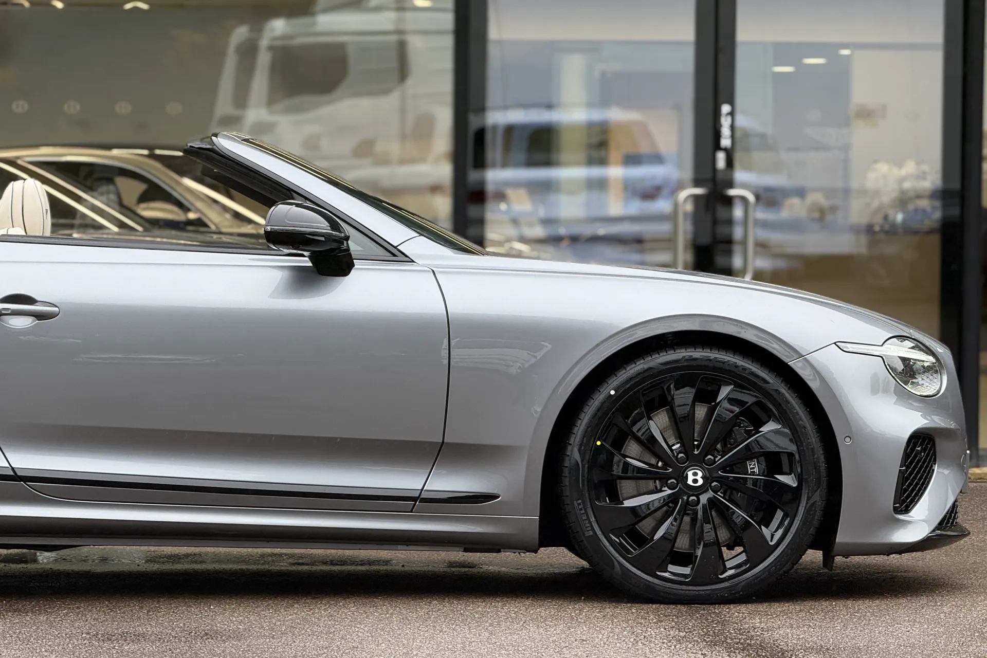 Bentley CONTINENTAL GTC thumbnail image number 11