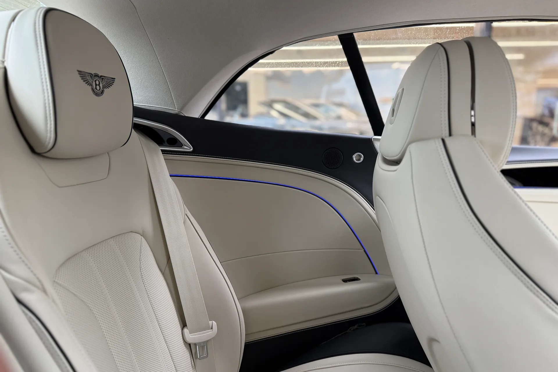 Bentley CONTINENTAL GTC thumbnail image number 27