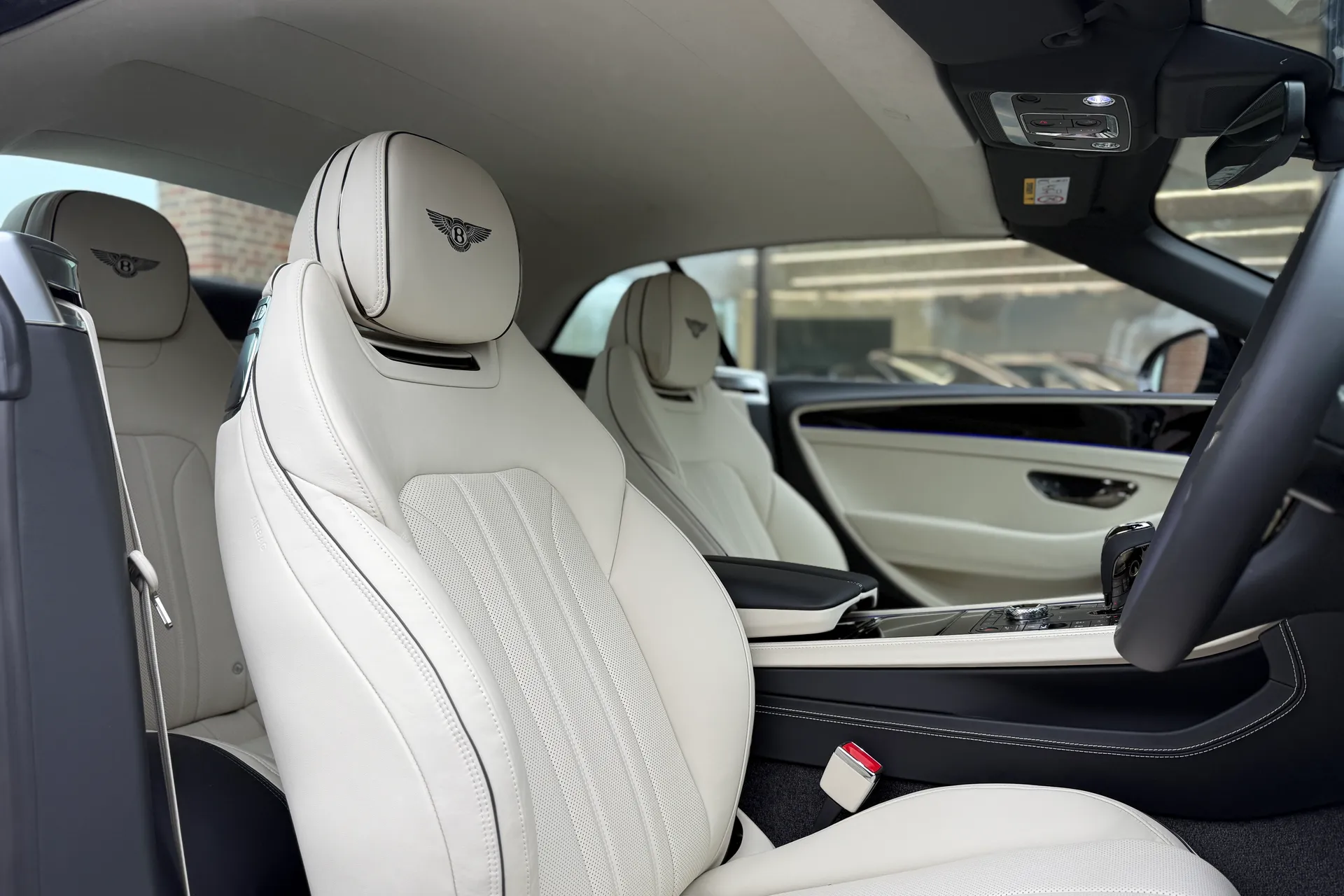 Bentley CONTINENTAL GTC thumbnail image number 17