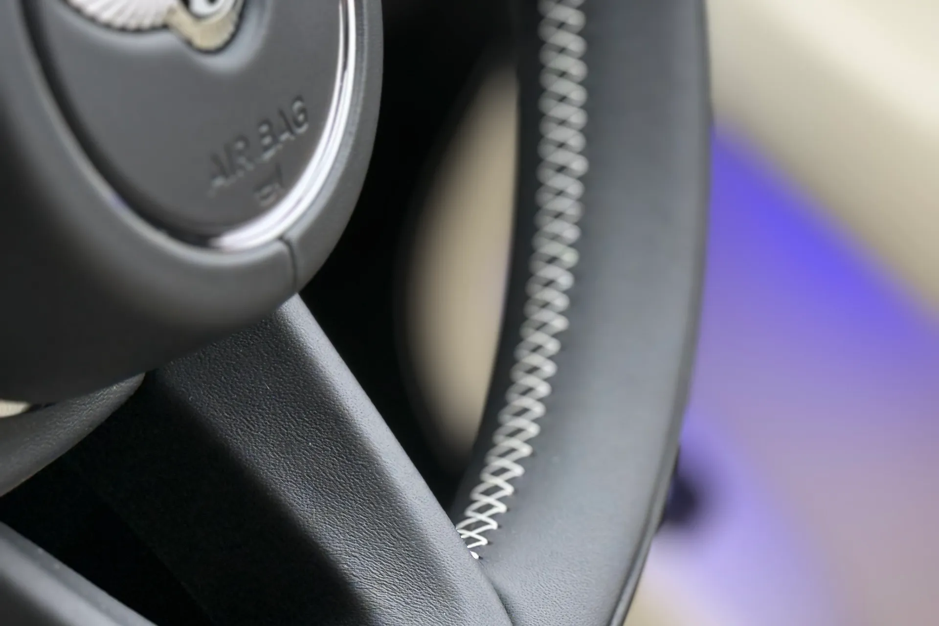 Bentley CONTINENTAL GTC thumbnail image number 35