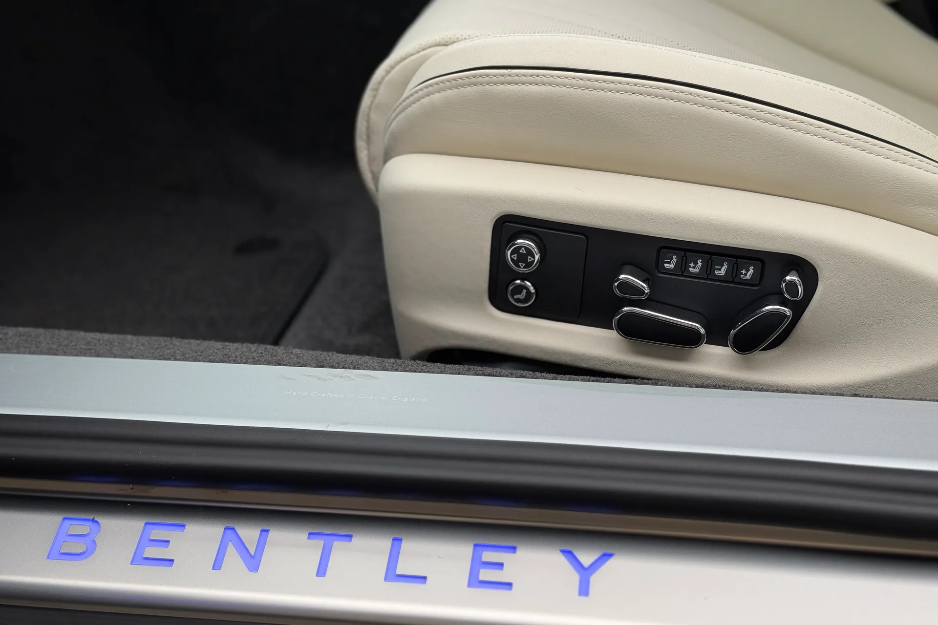 Bentley CONTINENTAL GTC thumbnail image number 30