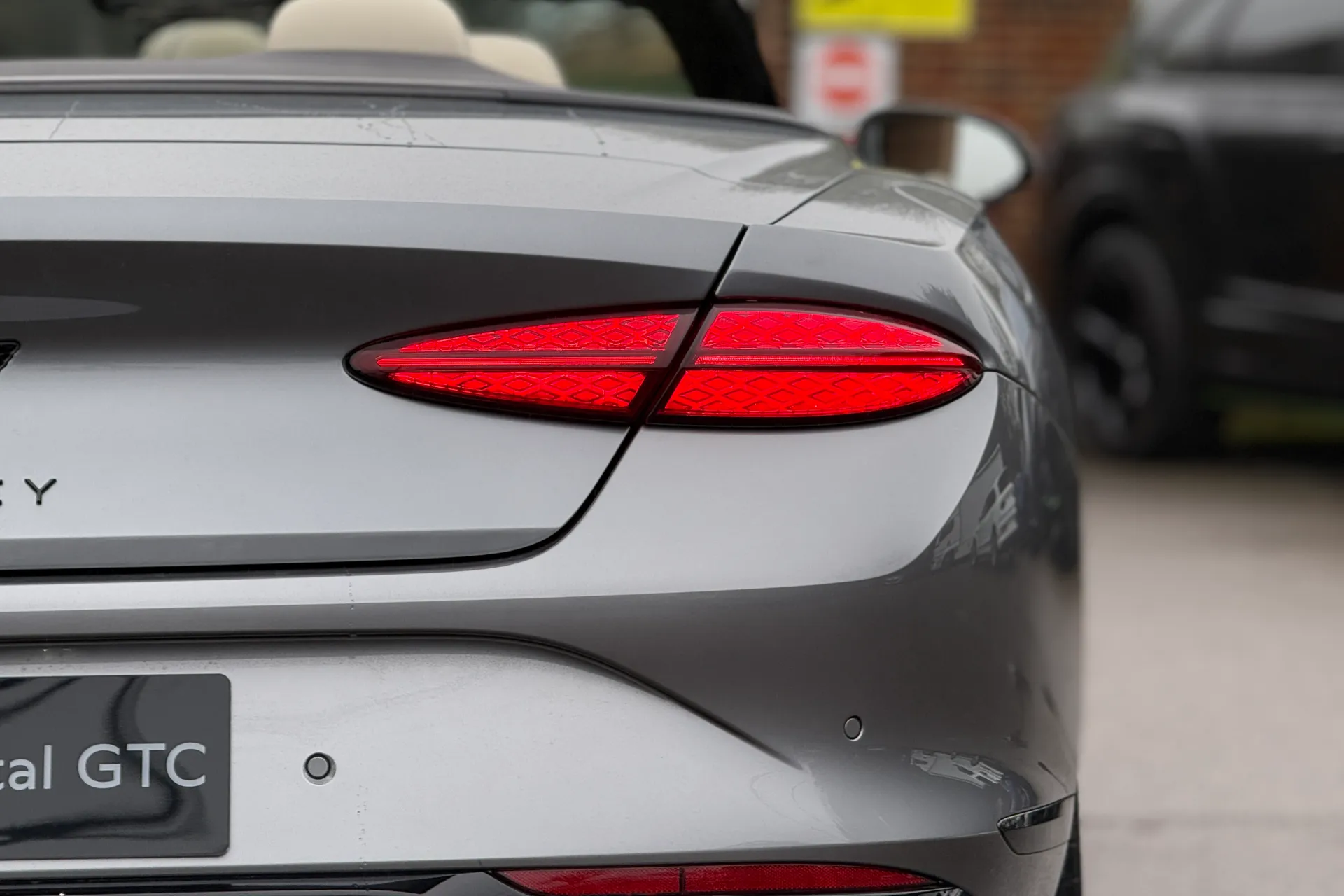 Bentley CONTINENTAL GTC thumbnail image number 8