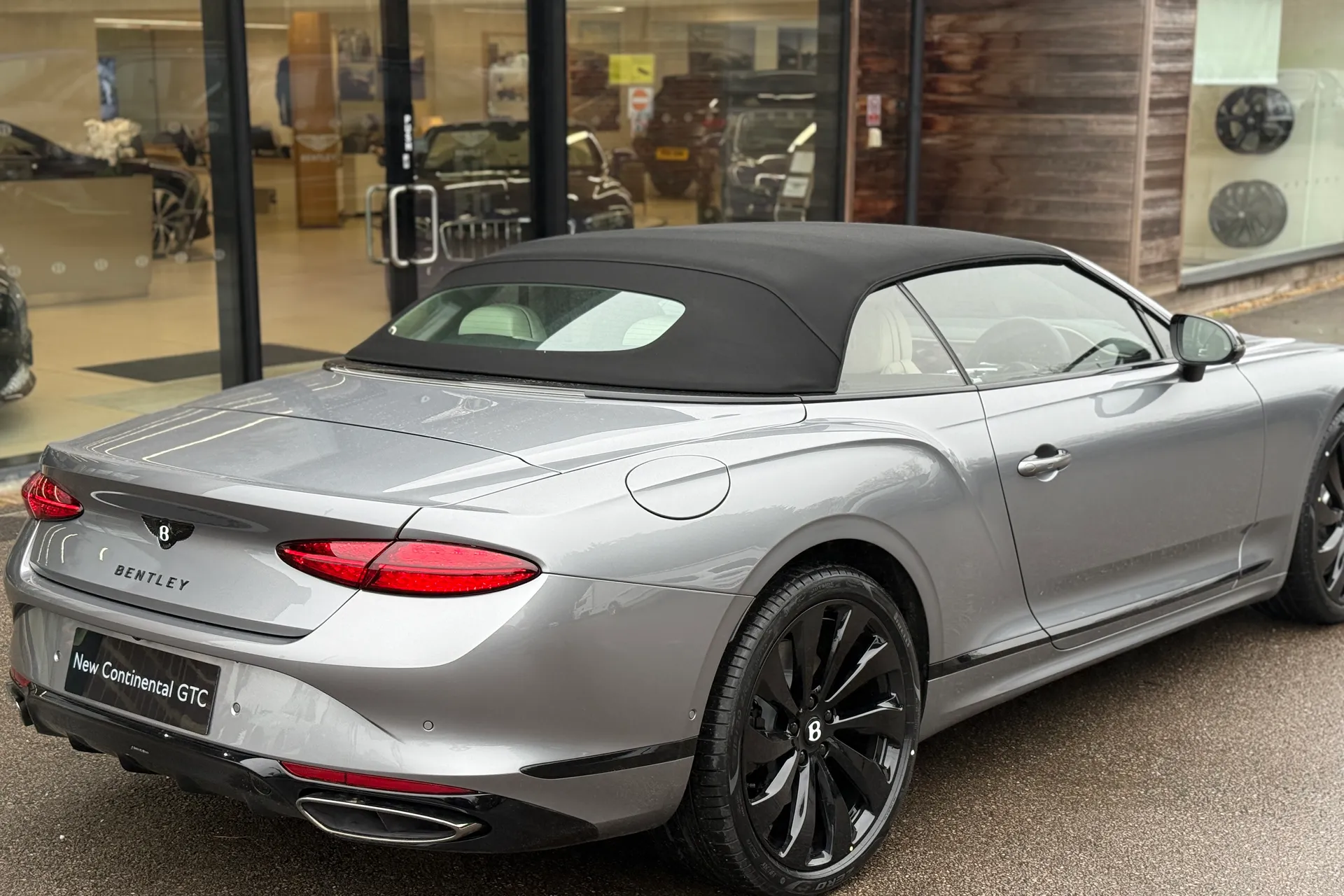 Bentley CONTINENTAL GTC thumbnail image number 38