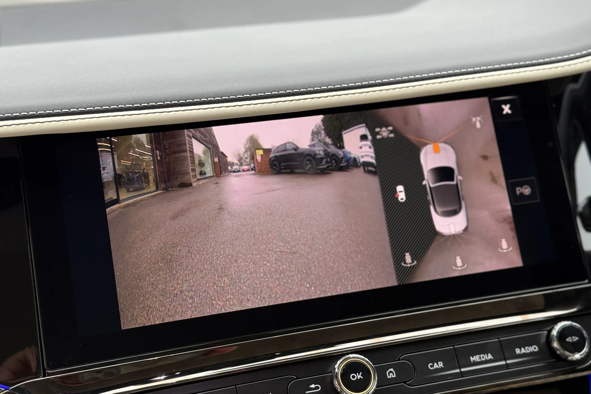 Bentley CONTINENTAL GTC thumbnail image number 37