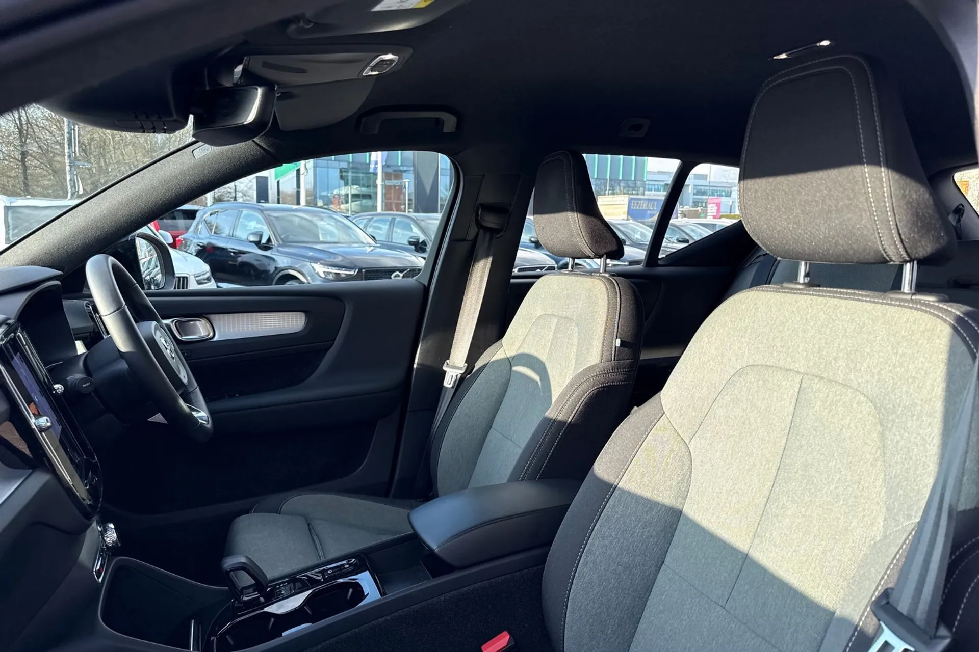 Volvo XC40 thumbnail image number 28