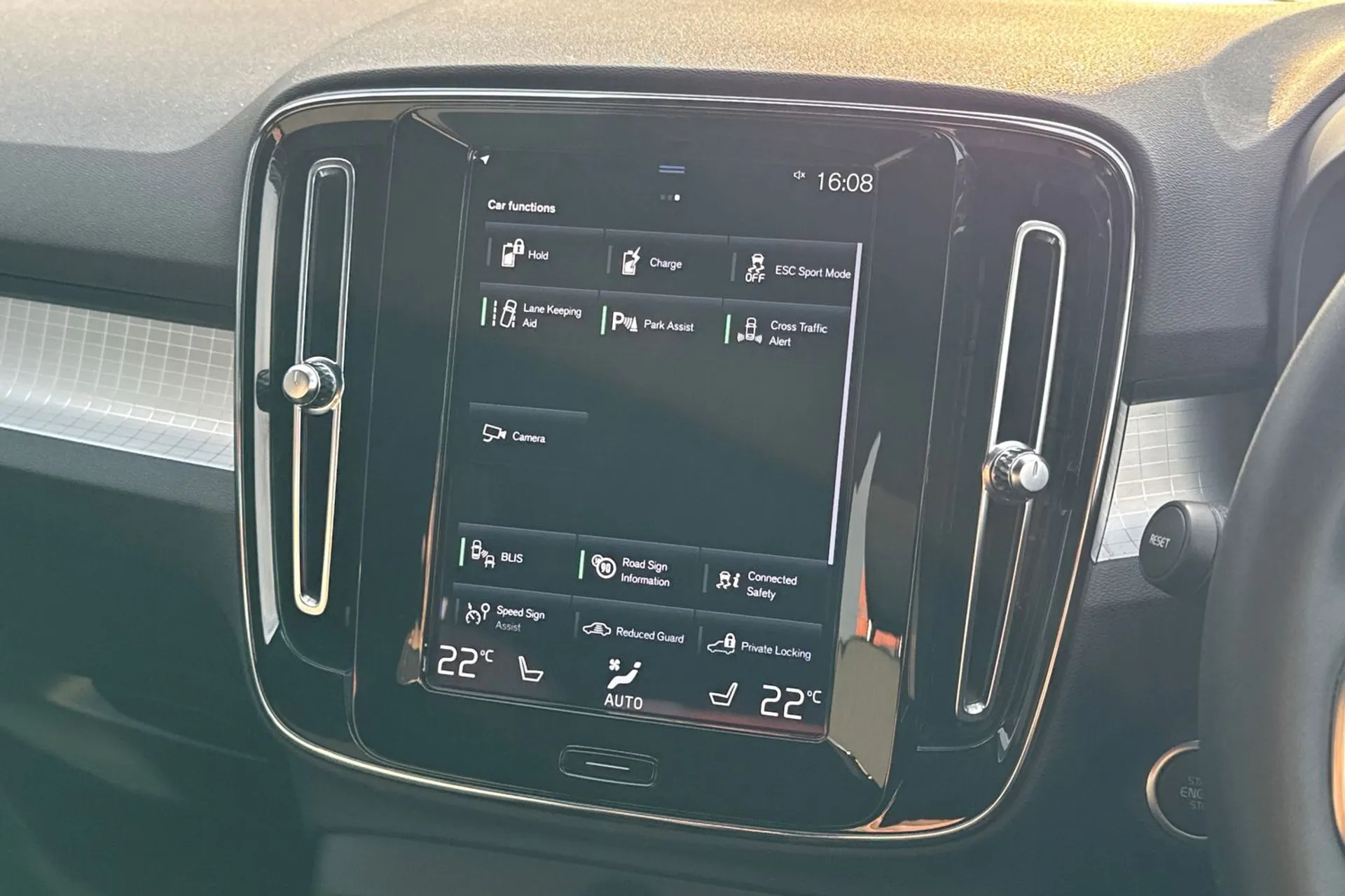 Volvo XC40 thumbnail image number 40