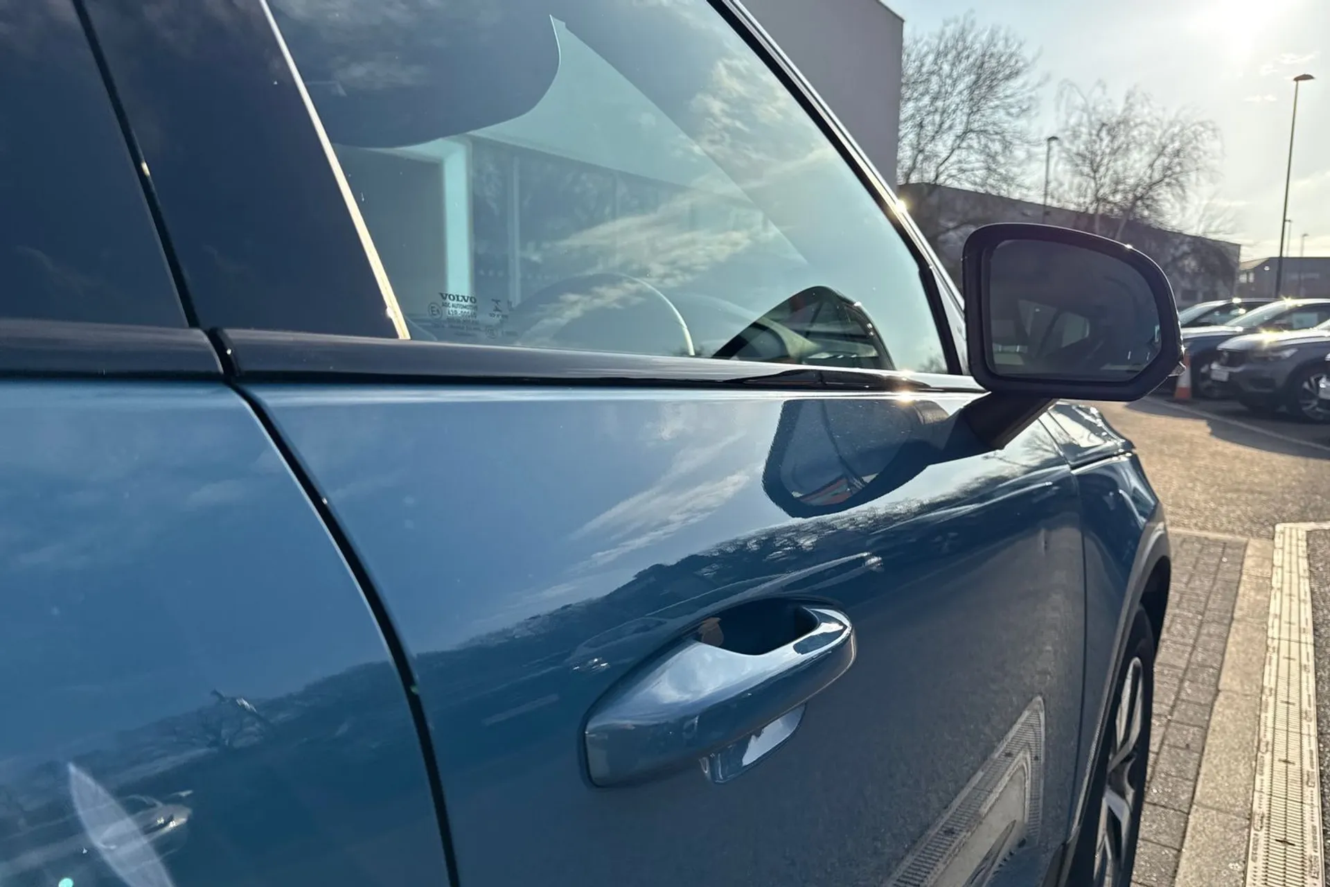 Volvo XC40 thumbnail image number 17