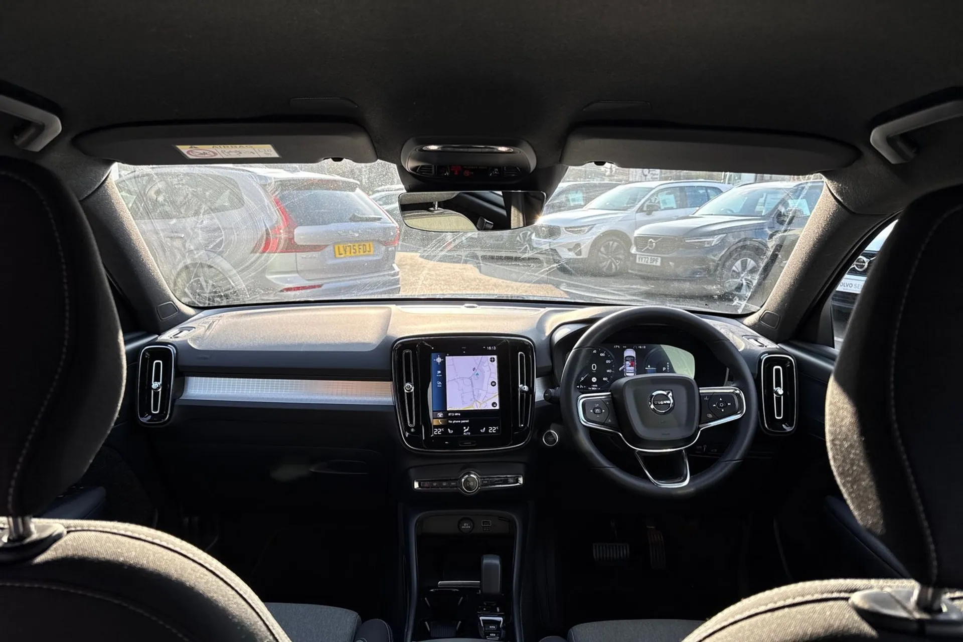 Volvo XC40 thumbnail image number 3