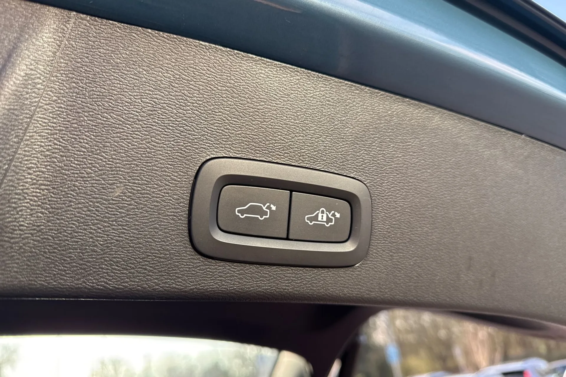 Volvo XC40 thumbnail image number 21