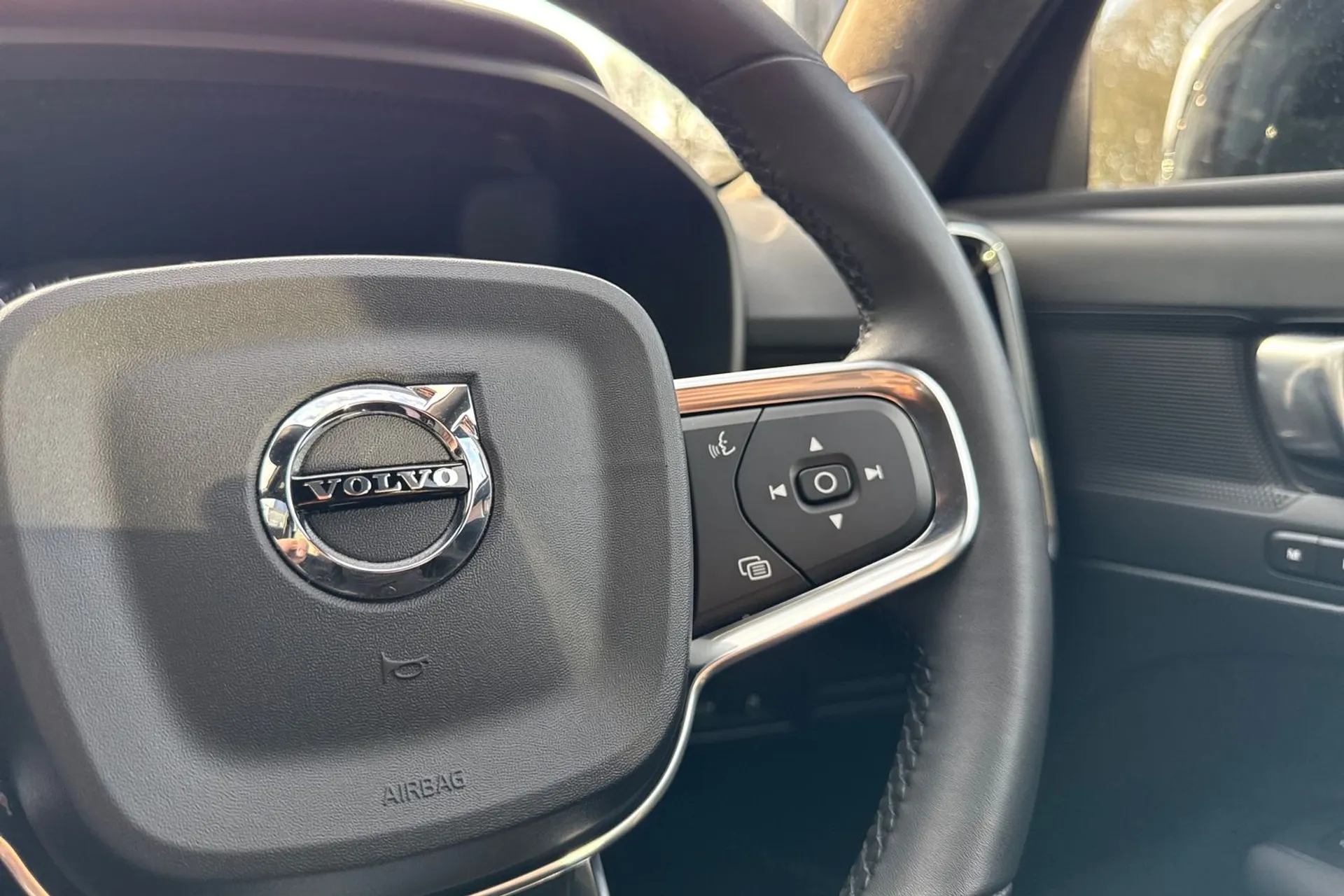 Volvo XC40 thumbnail image number 37