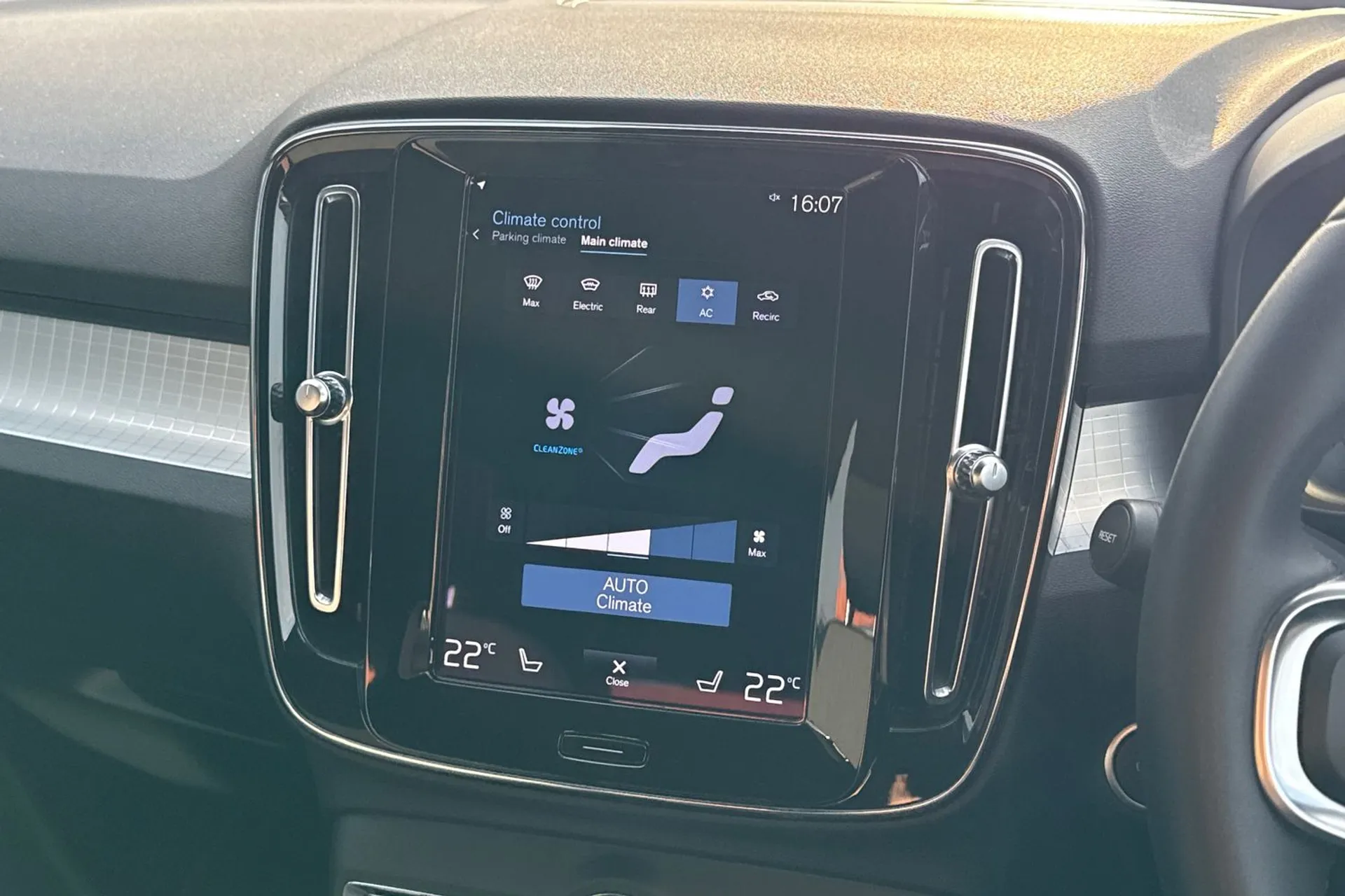 Volvo XC40 thumbnail image number 38