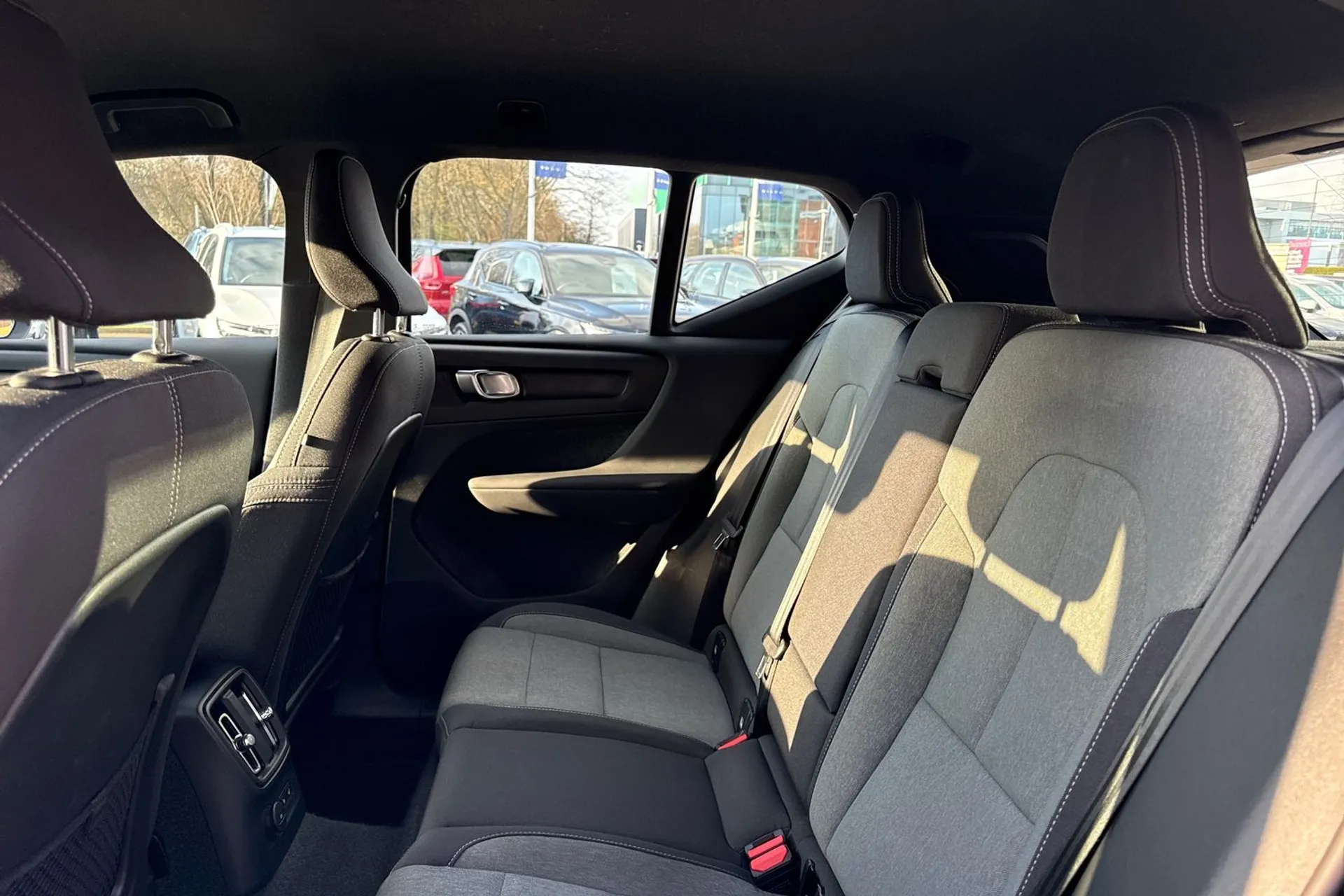 Volvo XC40 thumbnail image number 30