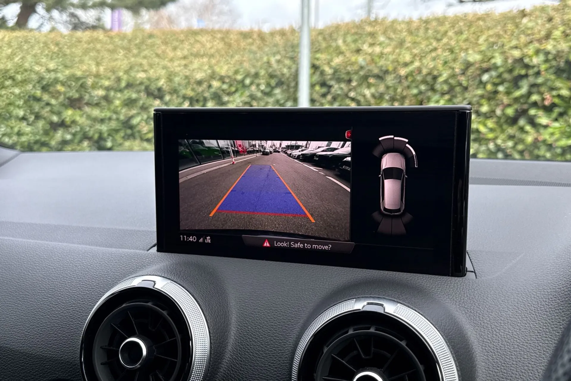 Audi Q2 thumbnail image number 5