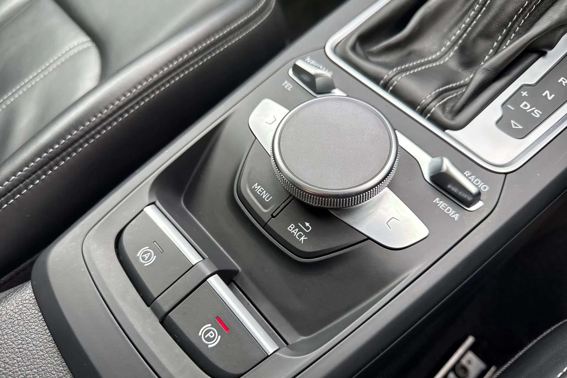 Audi Q2 thumbnail image number 41