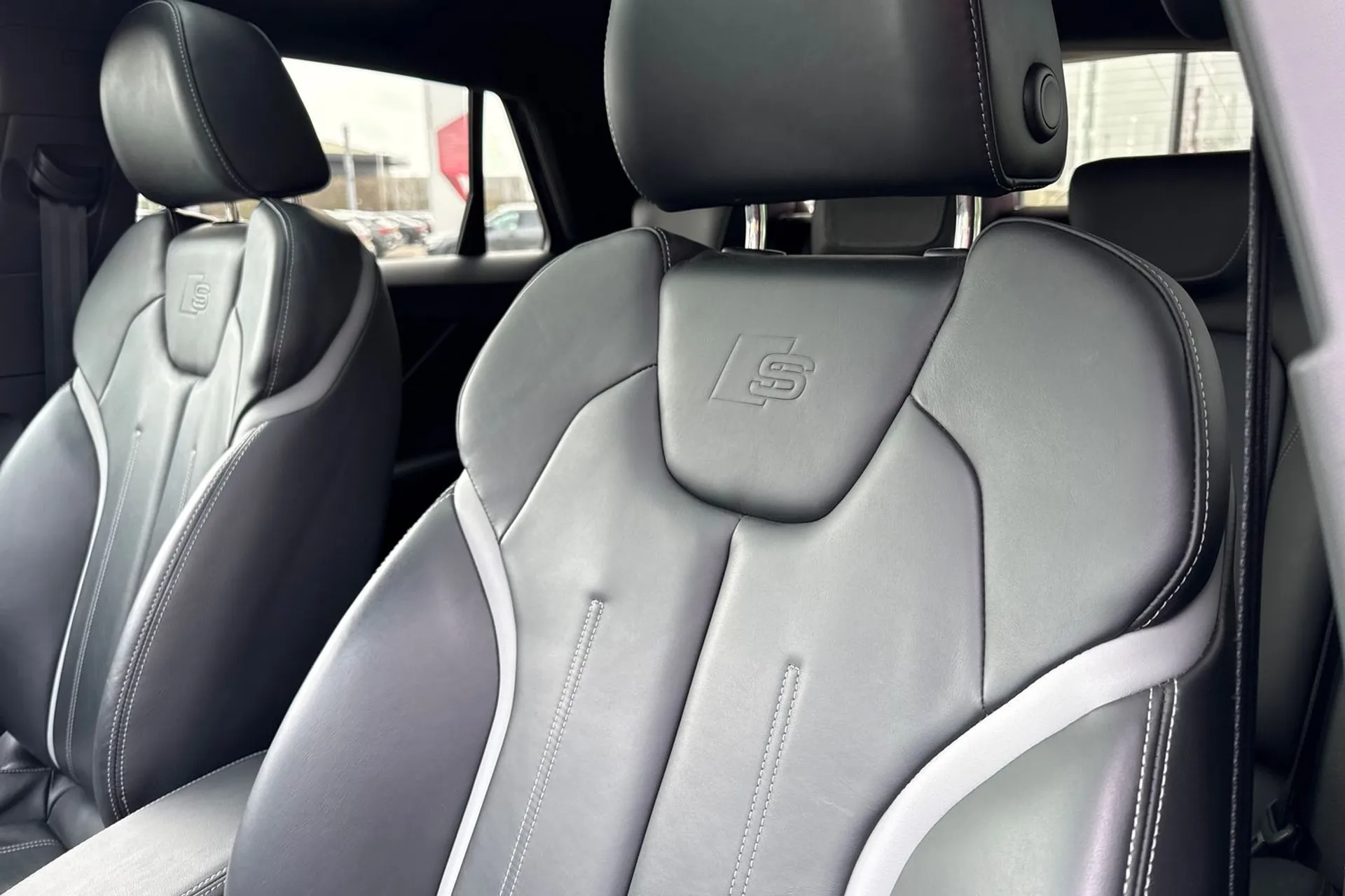 Audi Q2 thumbnail image number 26