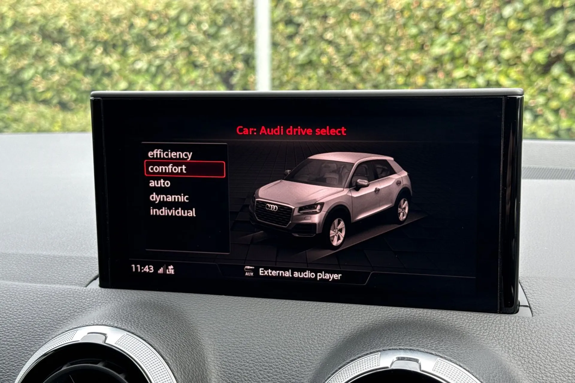 Audi Q2 thumbnail image number 9