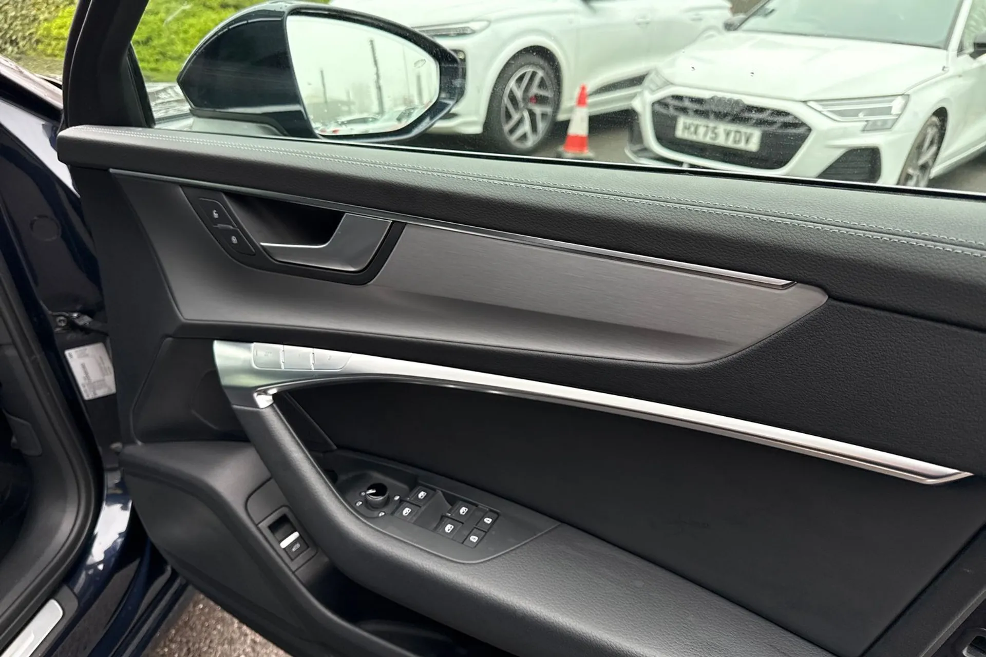 Audi A6 thumbnail image number 38