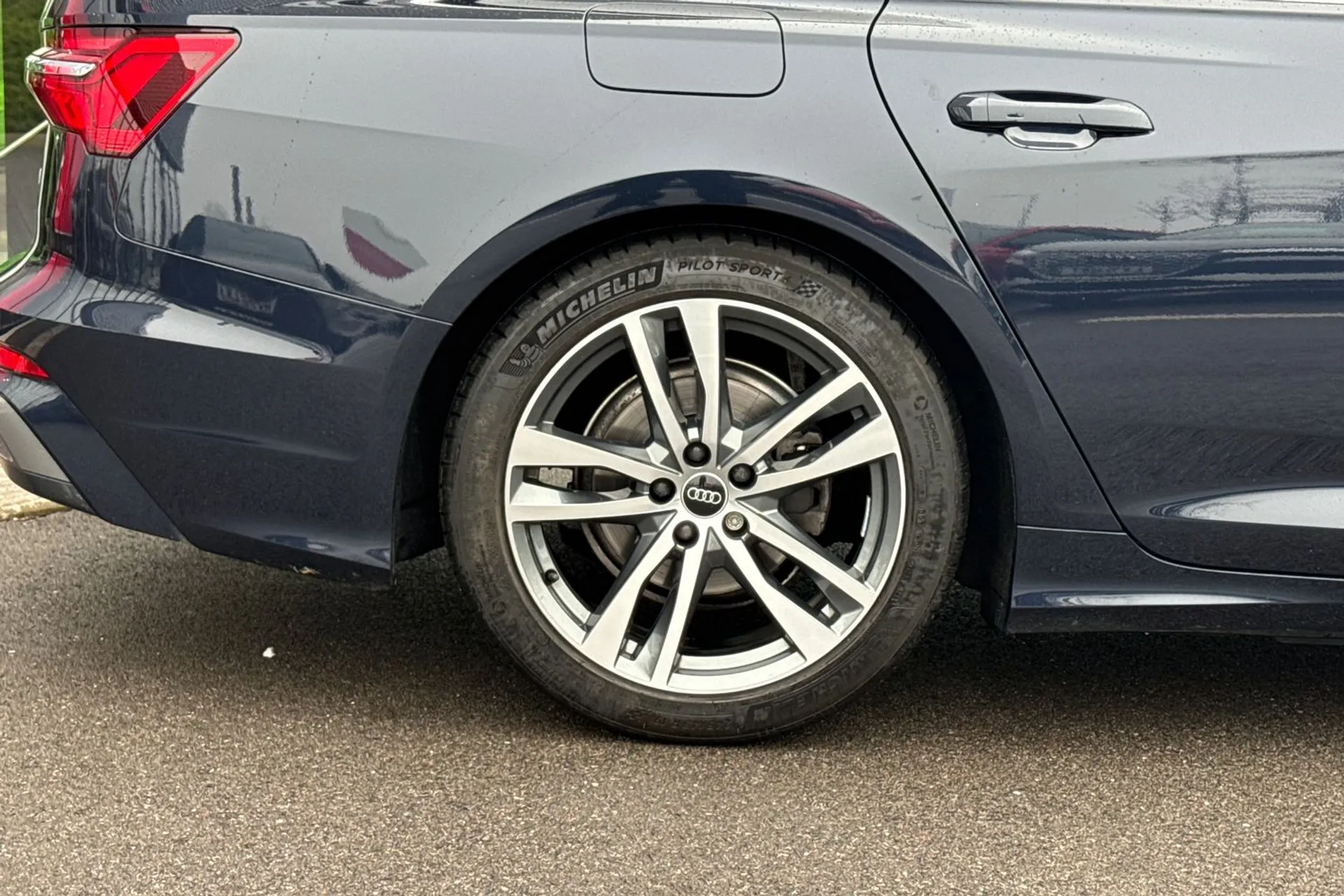 Audi A6 thumbnail image number 19