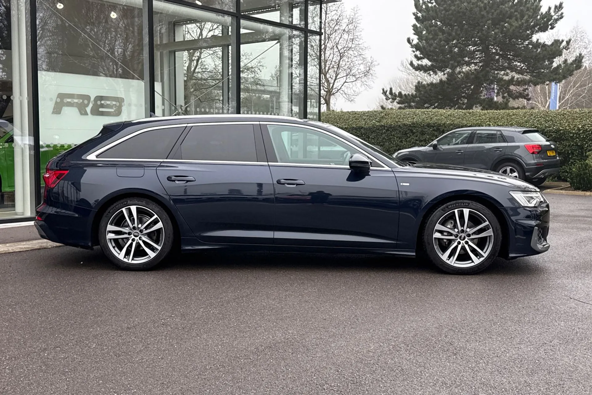 Audi A6 thumbnail image number 2