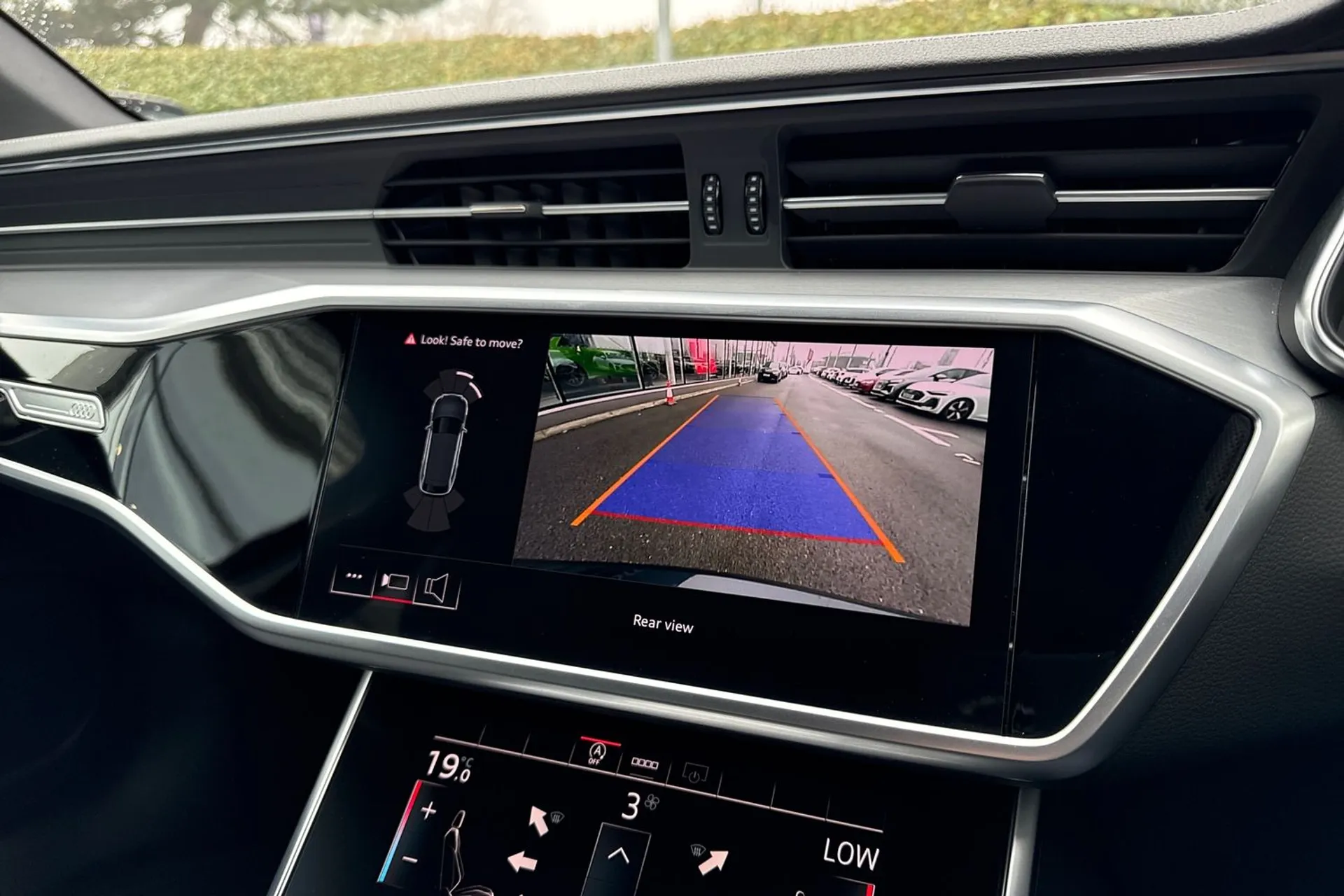 Audi A6 thumbnail image number 4