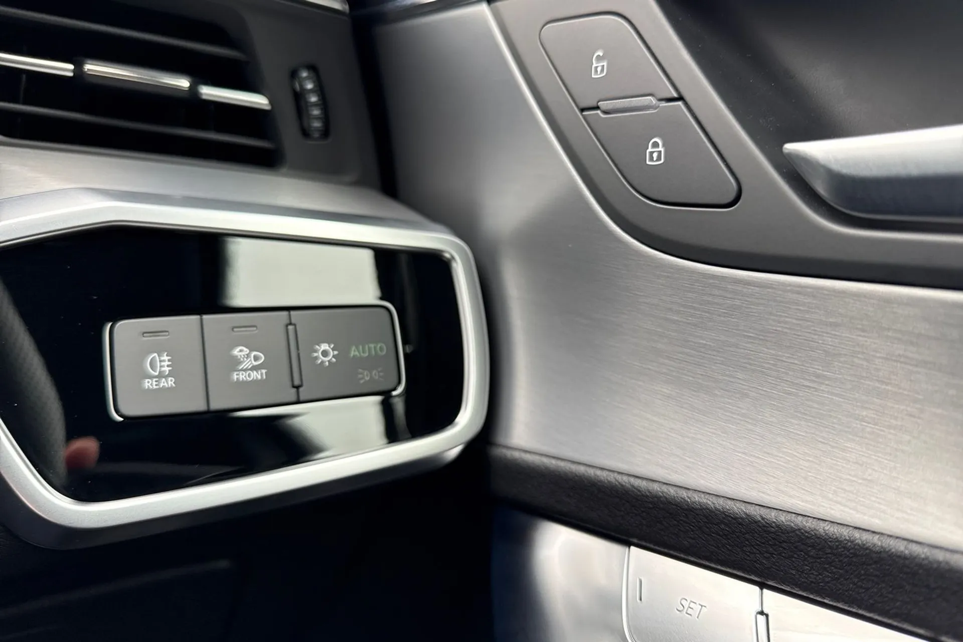 Audi A6 thumbnail image number 42