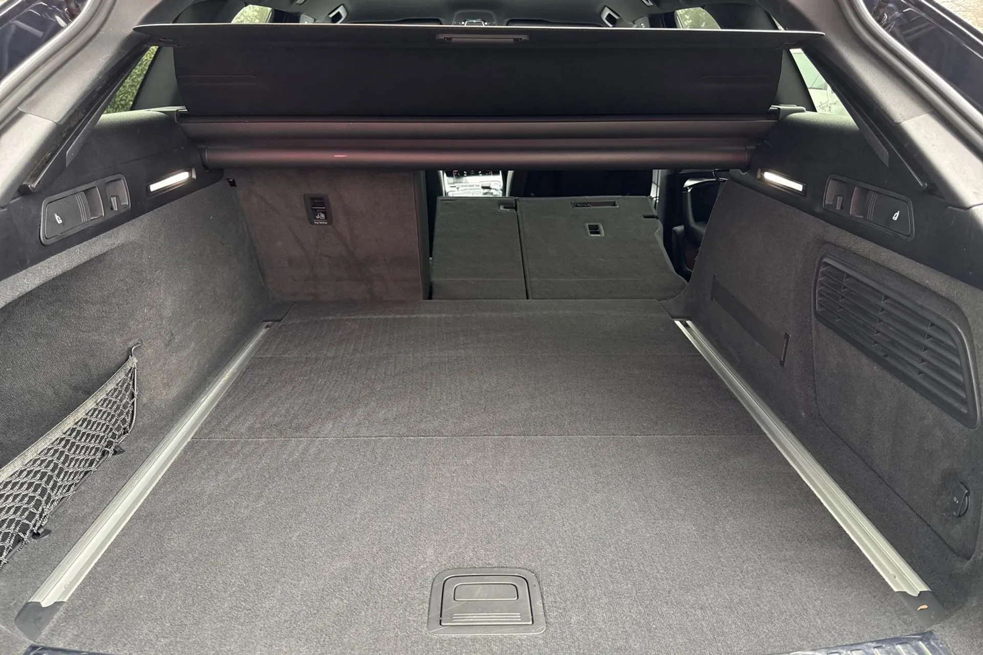 Audi A6 thumbnail image number 36