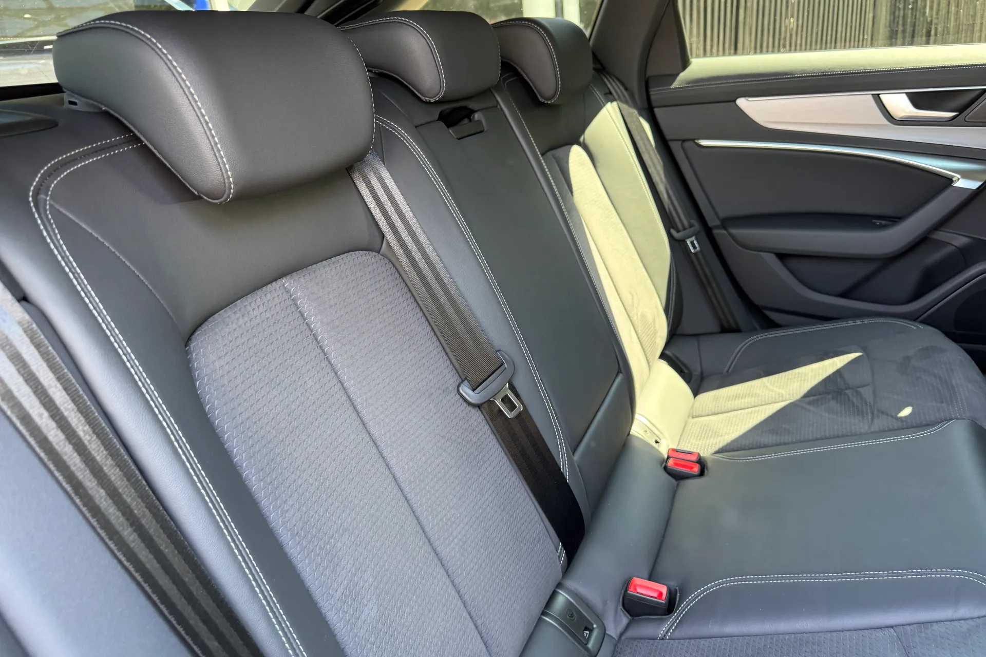 Audi A6 thumbnail image number 30