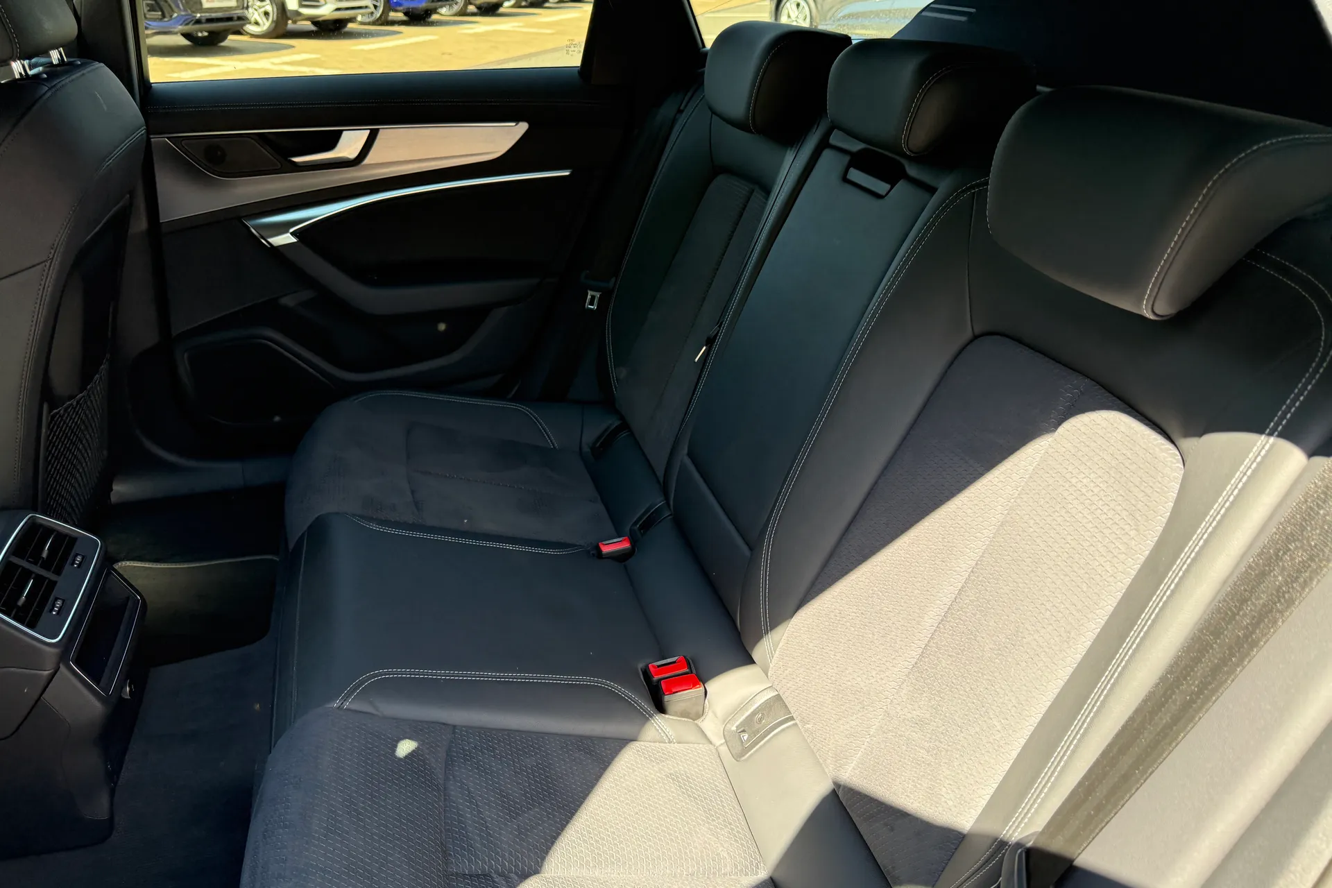 Audi A6 thumbnail image number 44
