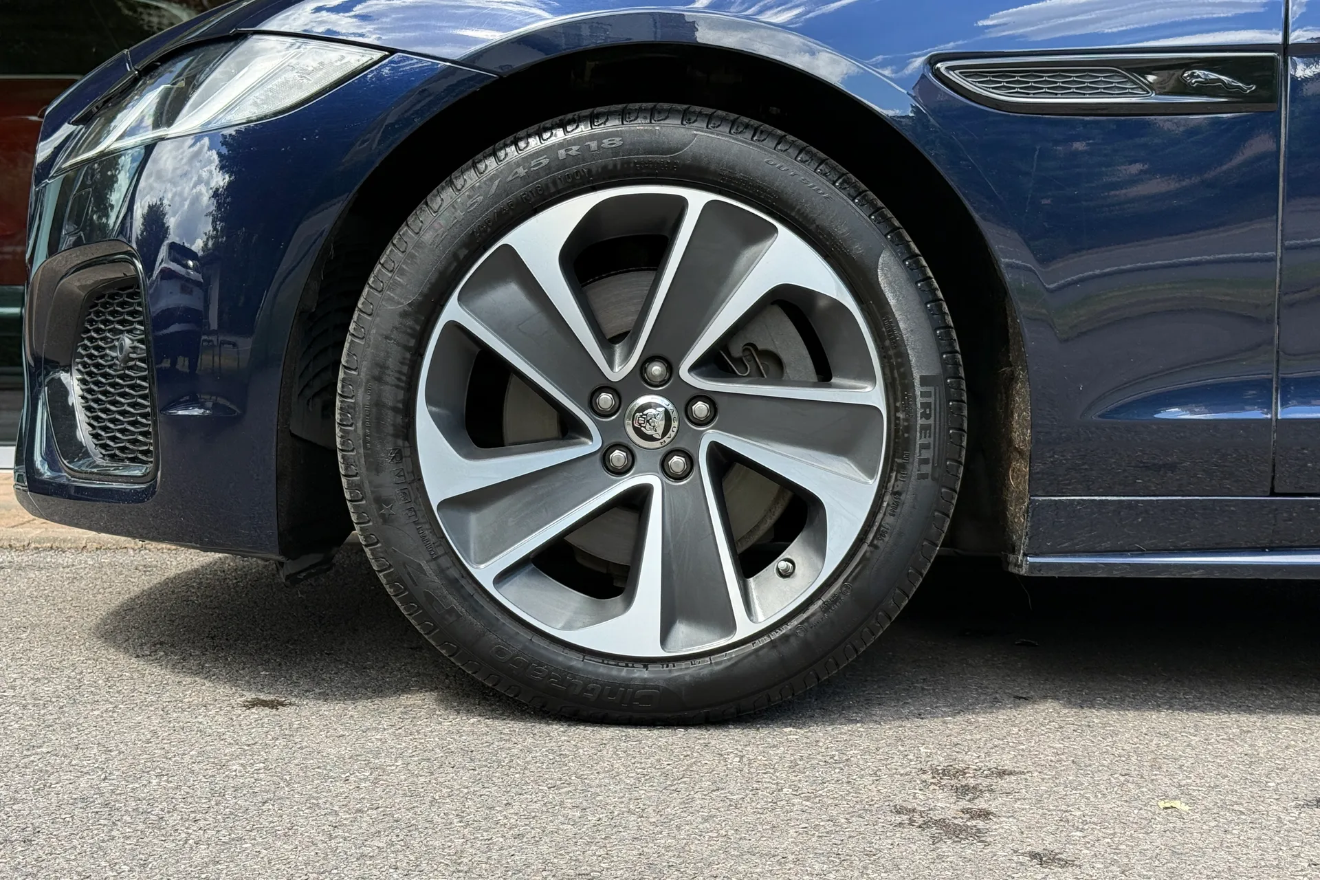 Jaguar XF thumbnail image number 11