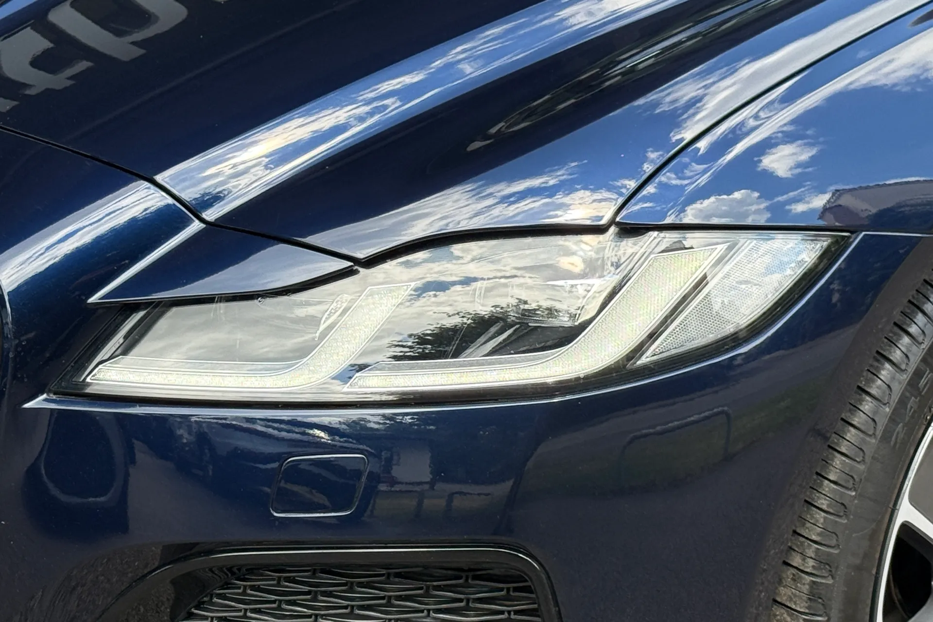Jaguar XF thumbnail image number 35