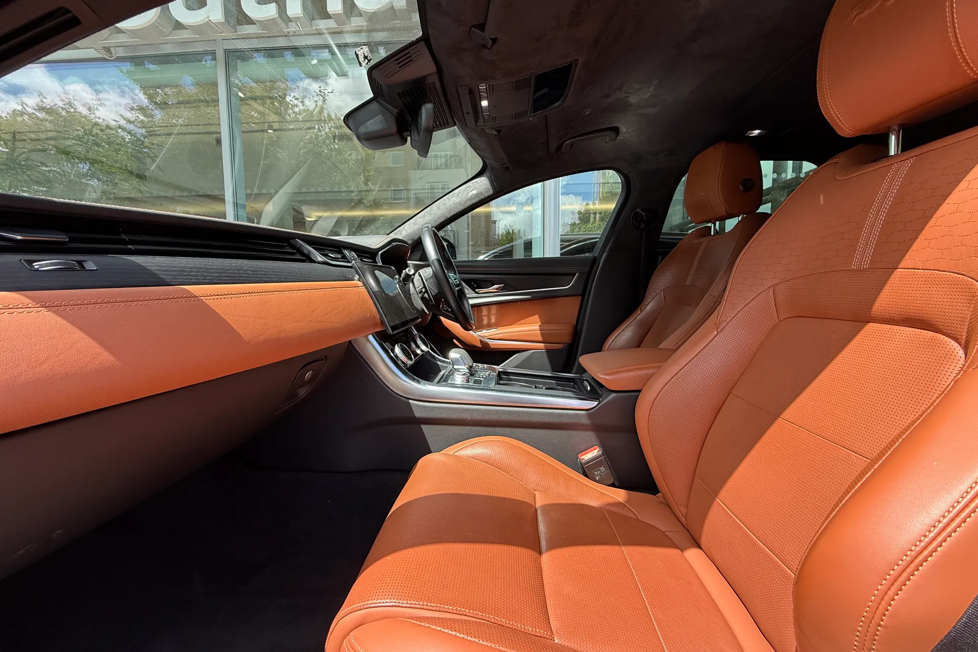 Jaguar XF thumbnail image number 31